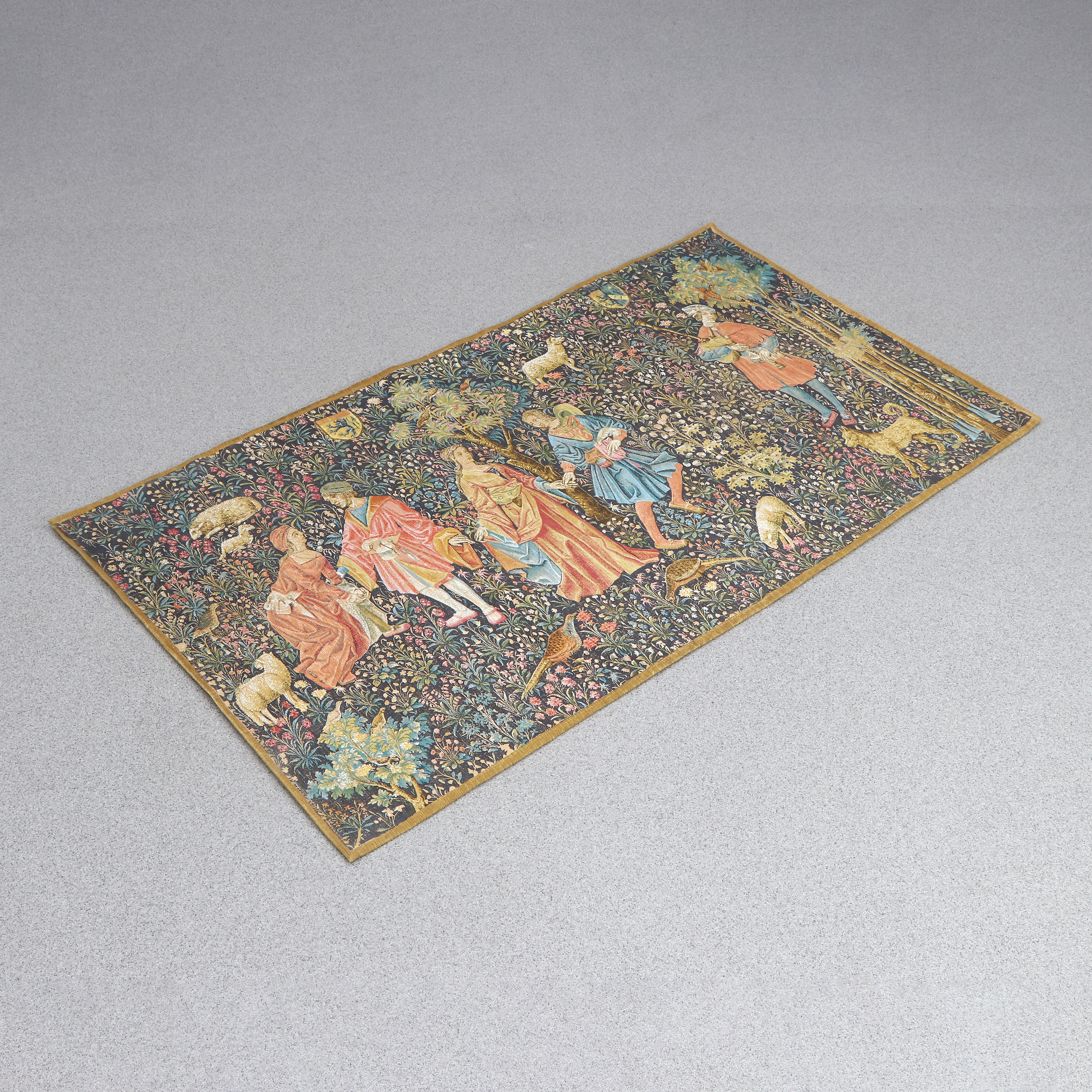 GOBELÄNG. Textil med tryckt dekor. "Rabouillet, La Danse". 1900-talets andra hälft.