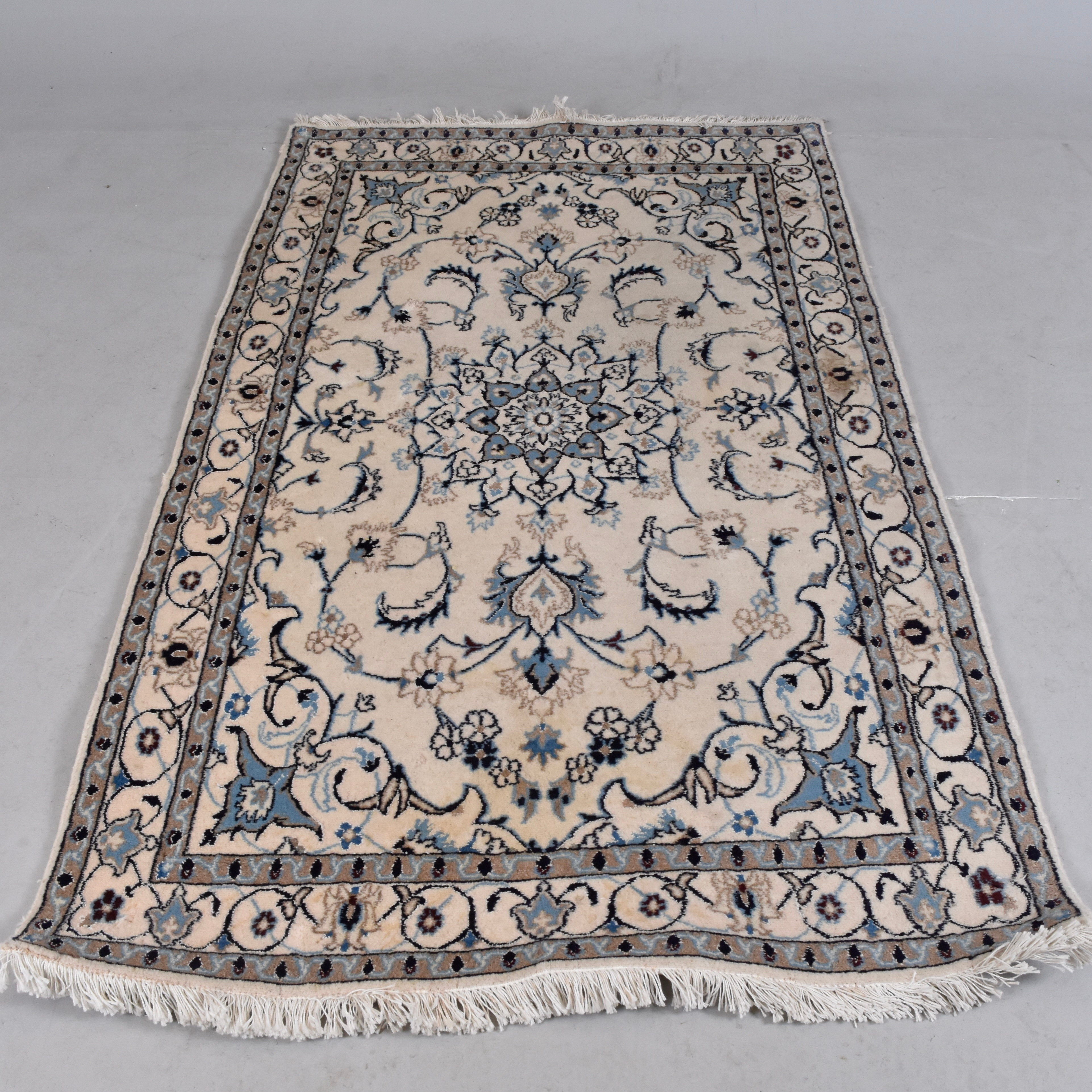 MATTA, handknuten, Nain, 210x122 cm.