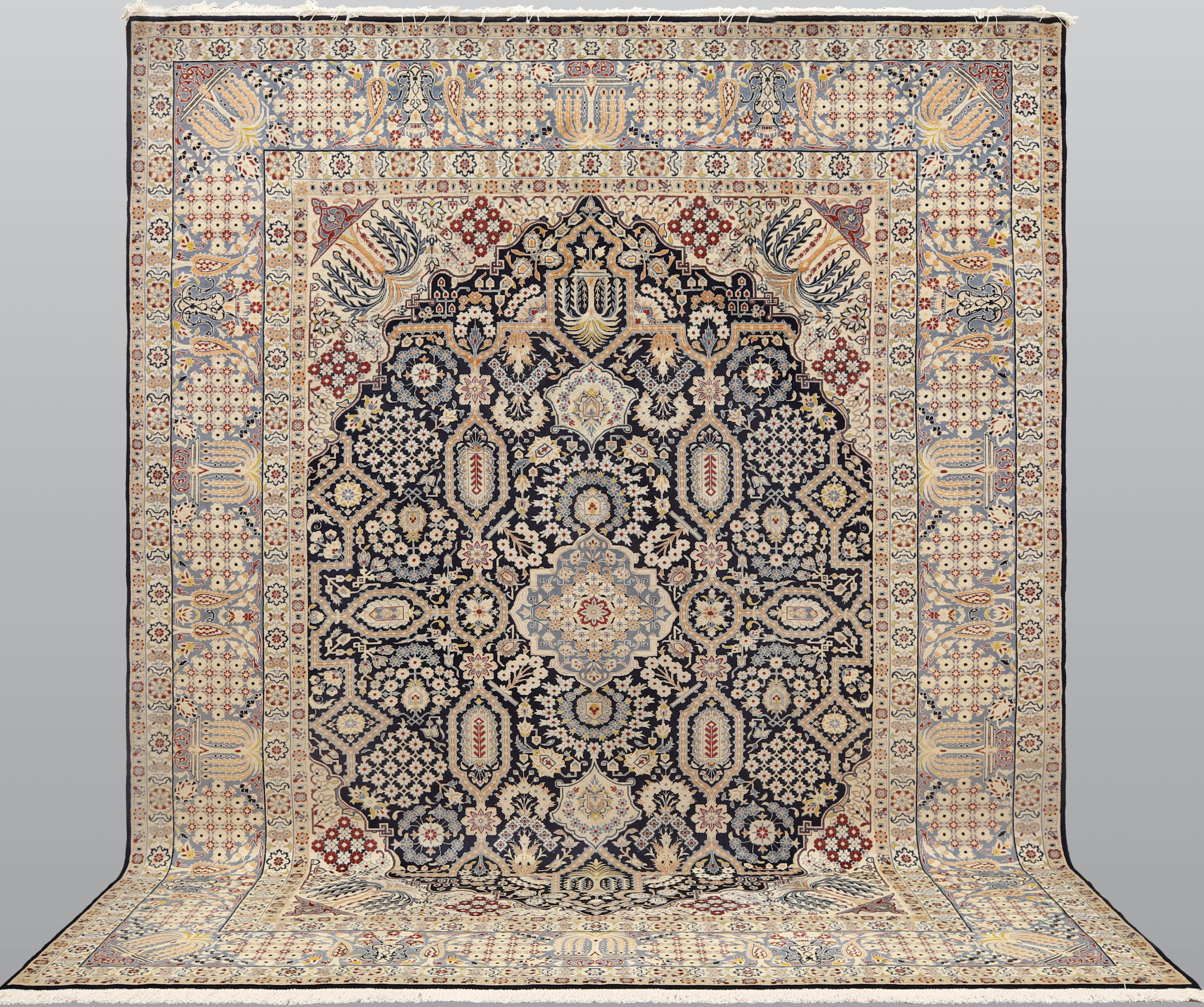 MATTA. Keshan fine, 388 x 307 cm.