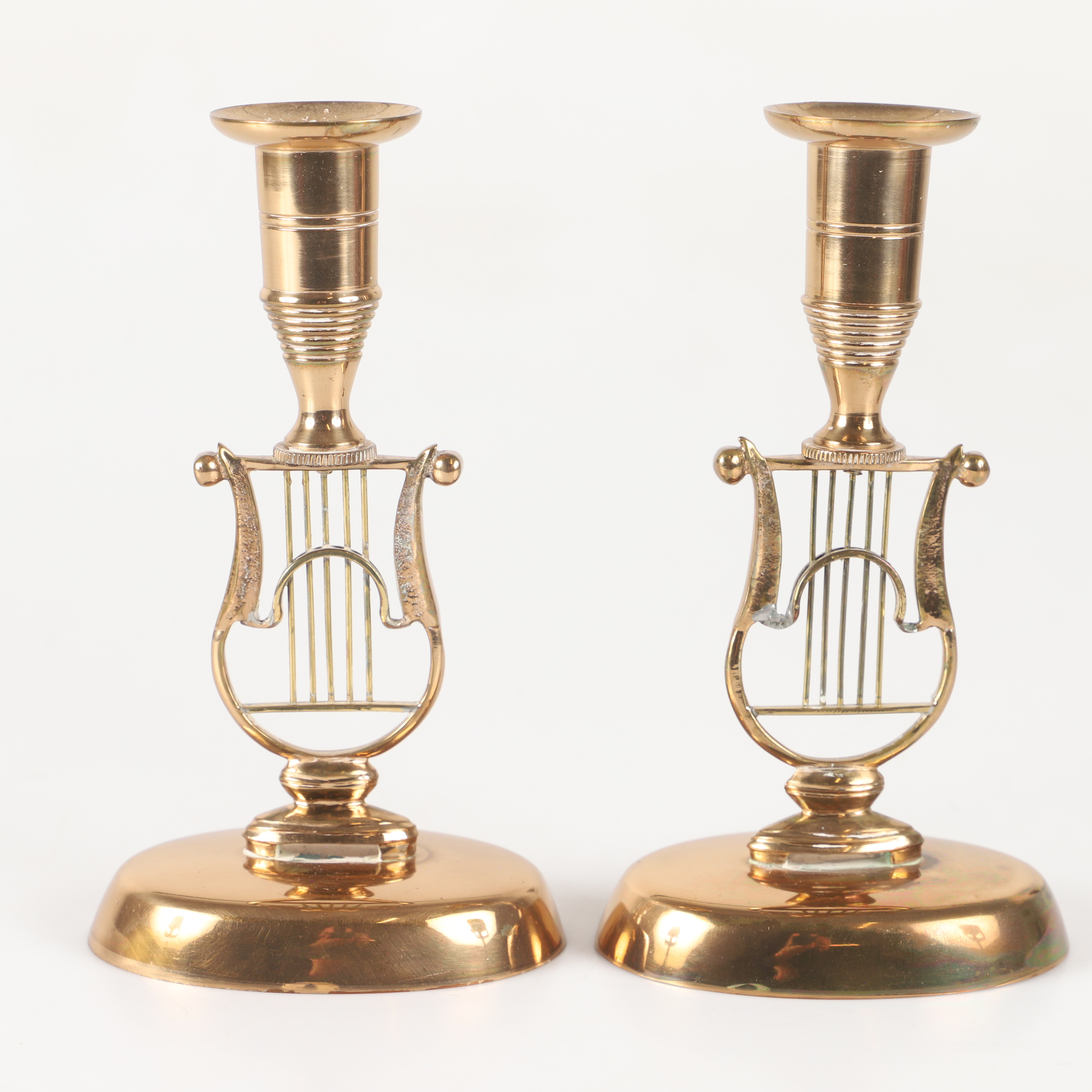 LJUSSTAKAR, 1 par, lyrmodell, mässing, 1900-tal.