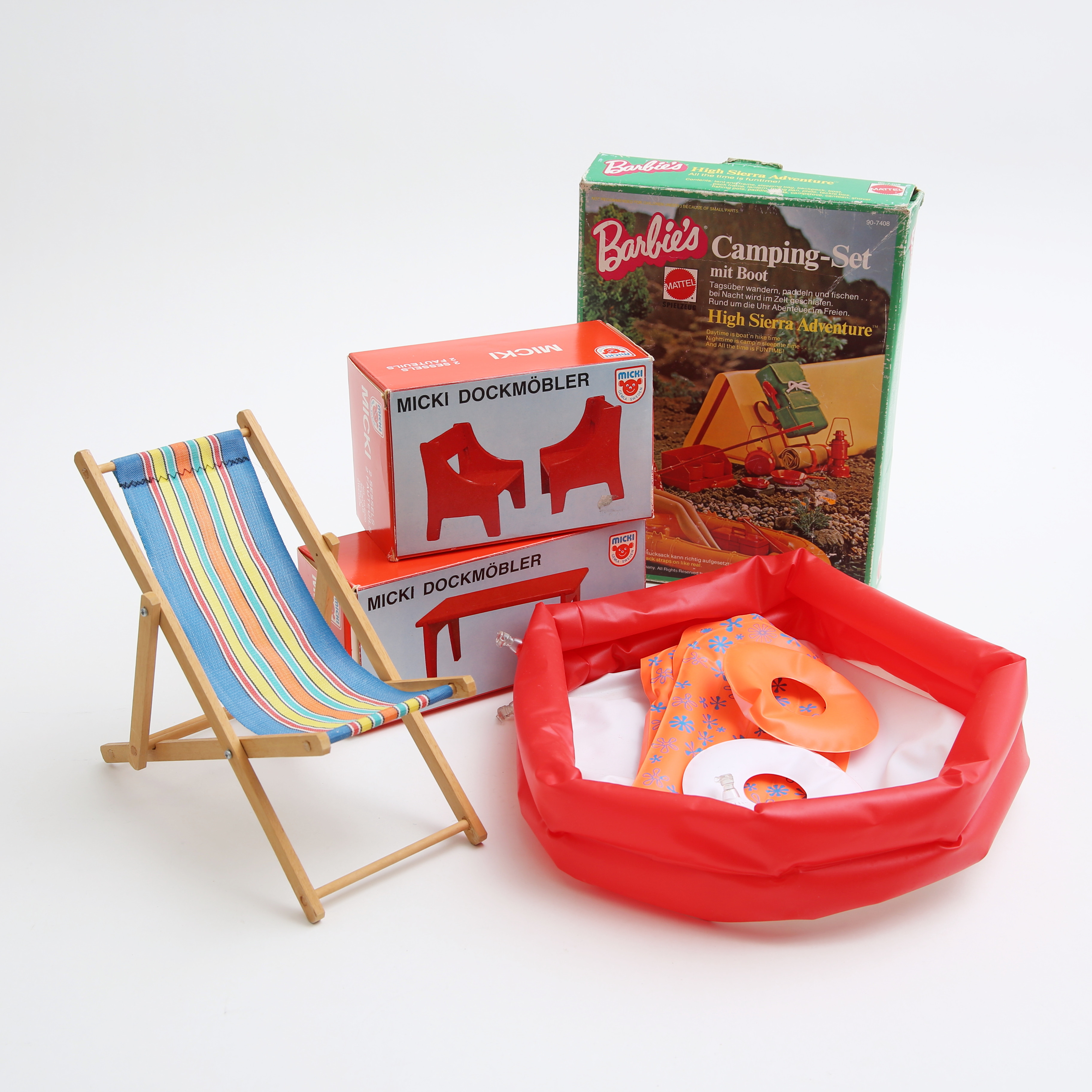 BARBIETILLBEHÖR, bla Campingset Mattel nr 90-7408 samt Micki-möbler.