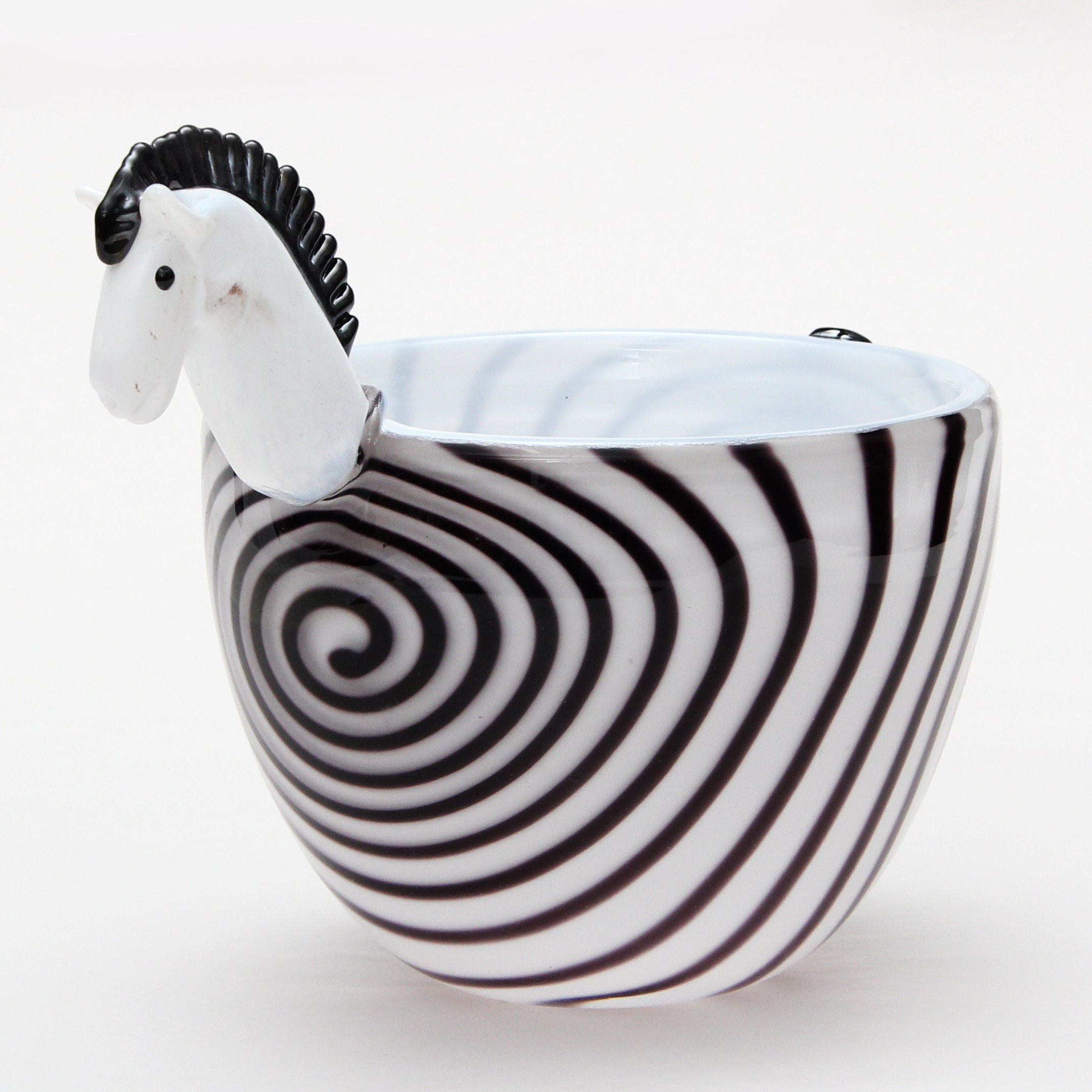 DANIEL JOHANSSON. ZEBRASKÅL, glas, Örsjö, Micke Johansson/Cornelia. signerad, 2020-tal.