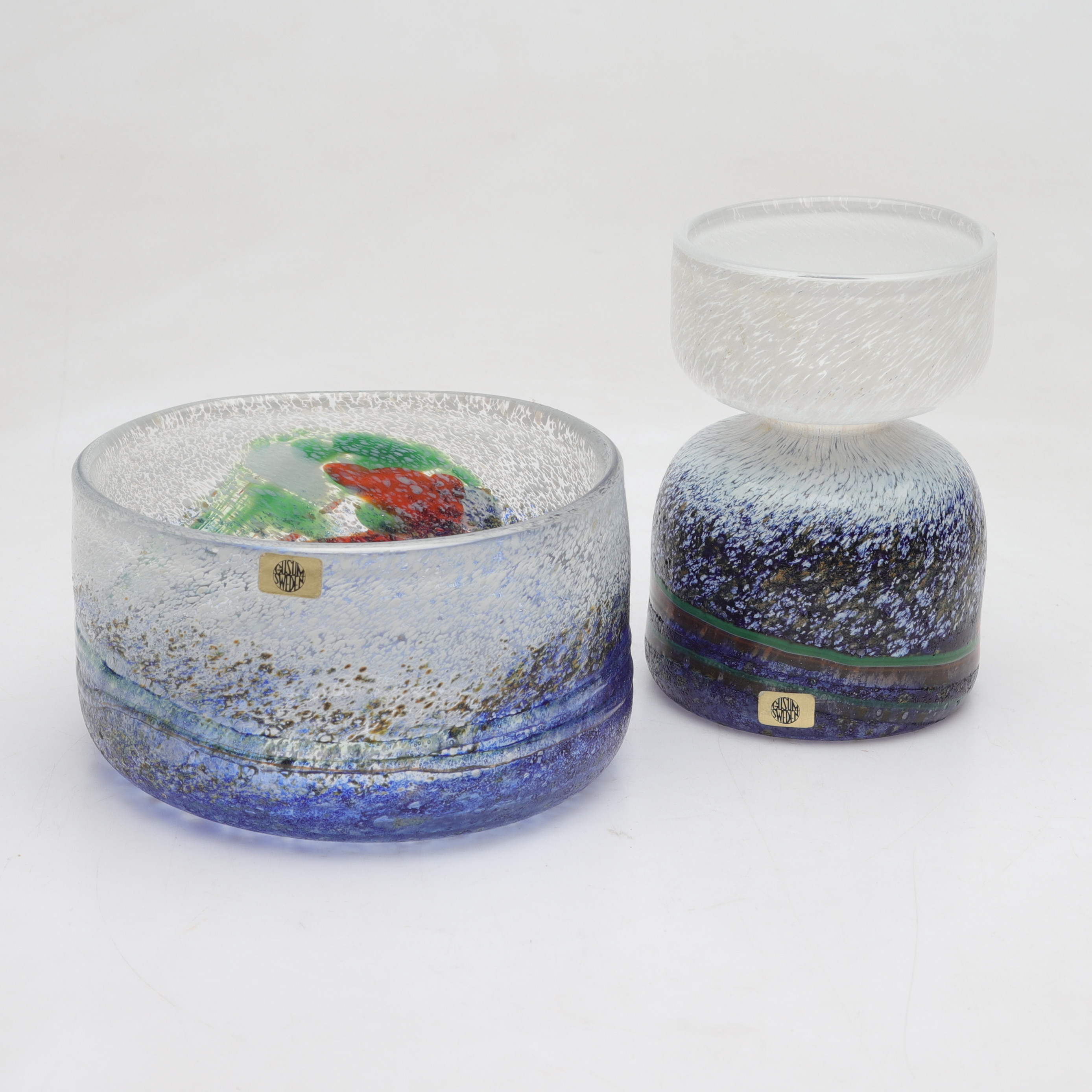 MILAN VOBRUBA. Skål och Vas, glas, Gusum, signerad.