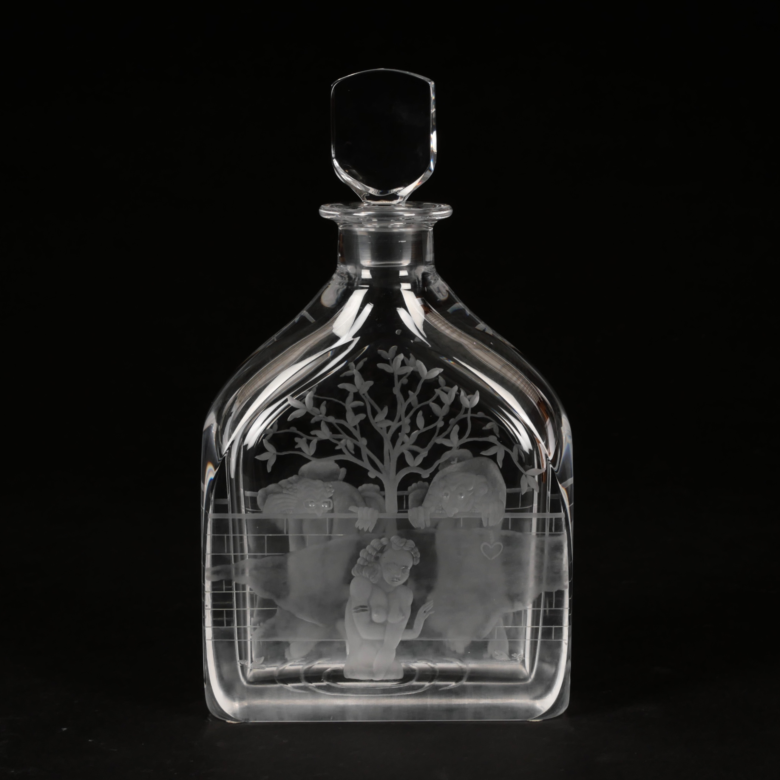 EDWARD HALD. Karaff, "Susanna och gubbarna", graverat glas, Orrefors, signerad.