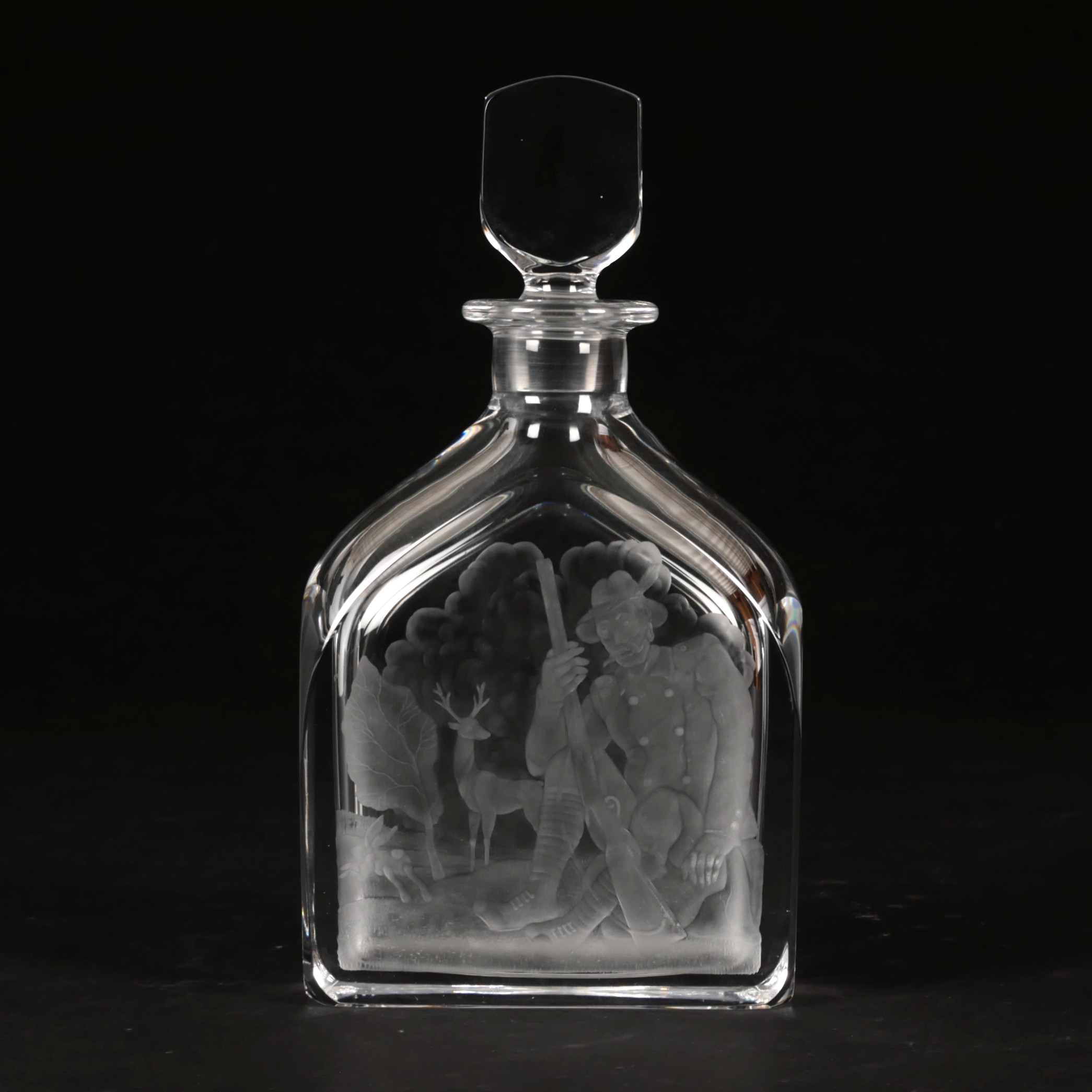 NILS LANDBERG. Karaff, graverat glas med jaktmotiv, Orrefors, signerad.