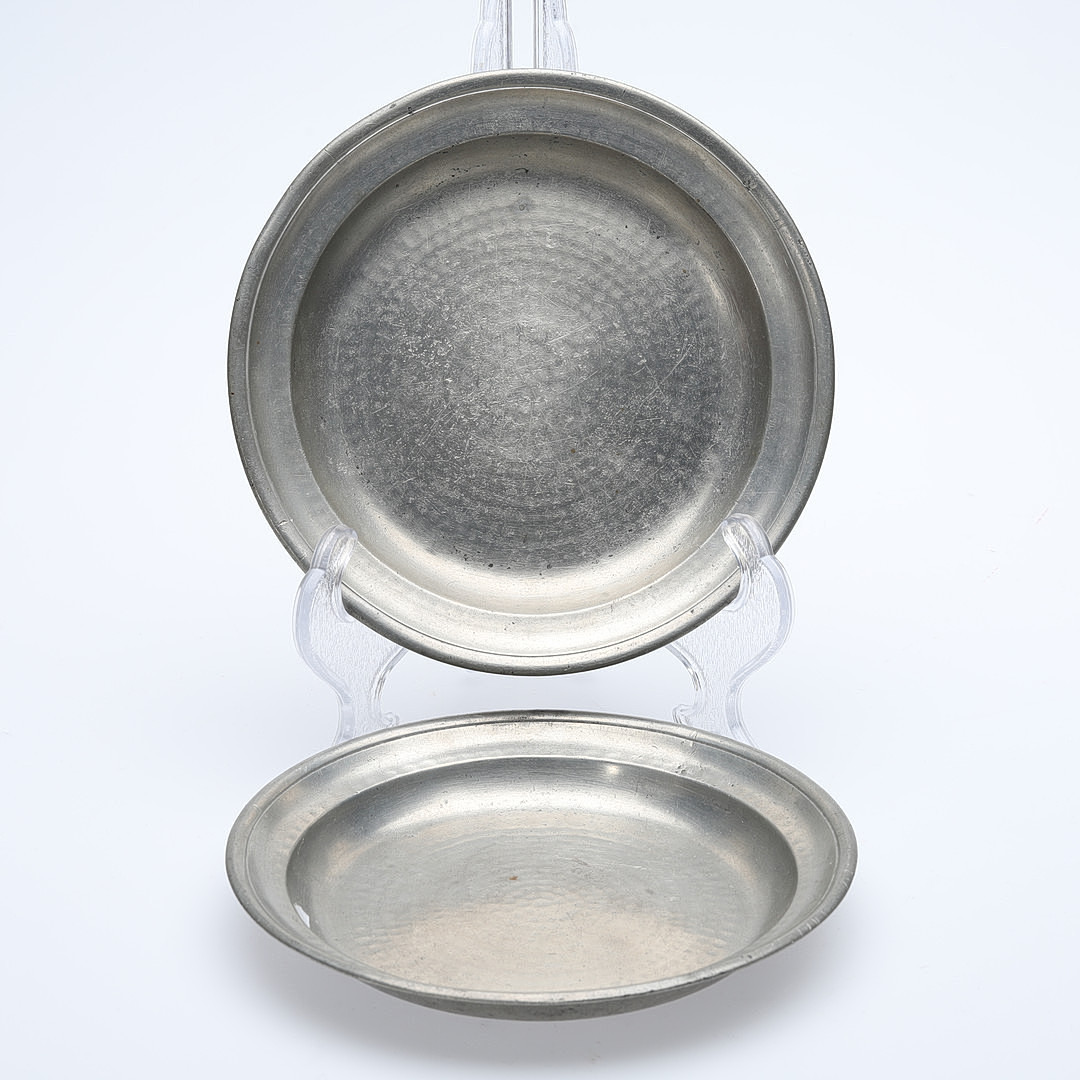 TENNFAT. 2 st bla Daniel Björkman, 1700-tal.