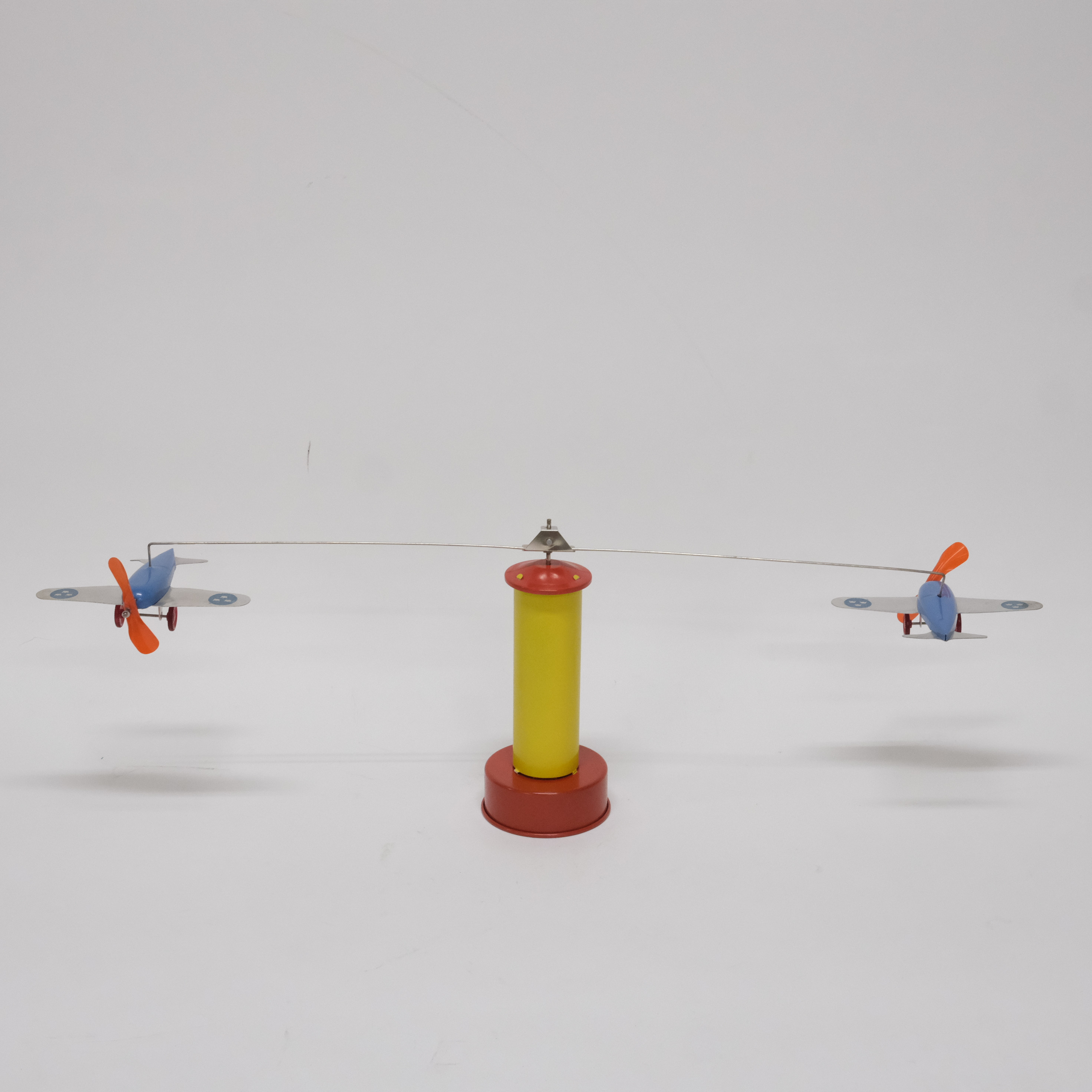 MEKANISKT FLYGTORN MED TVÅ FLYGPLAN.