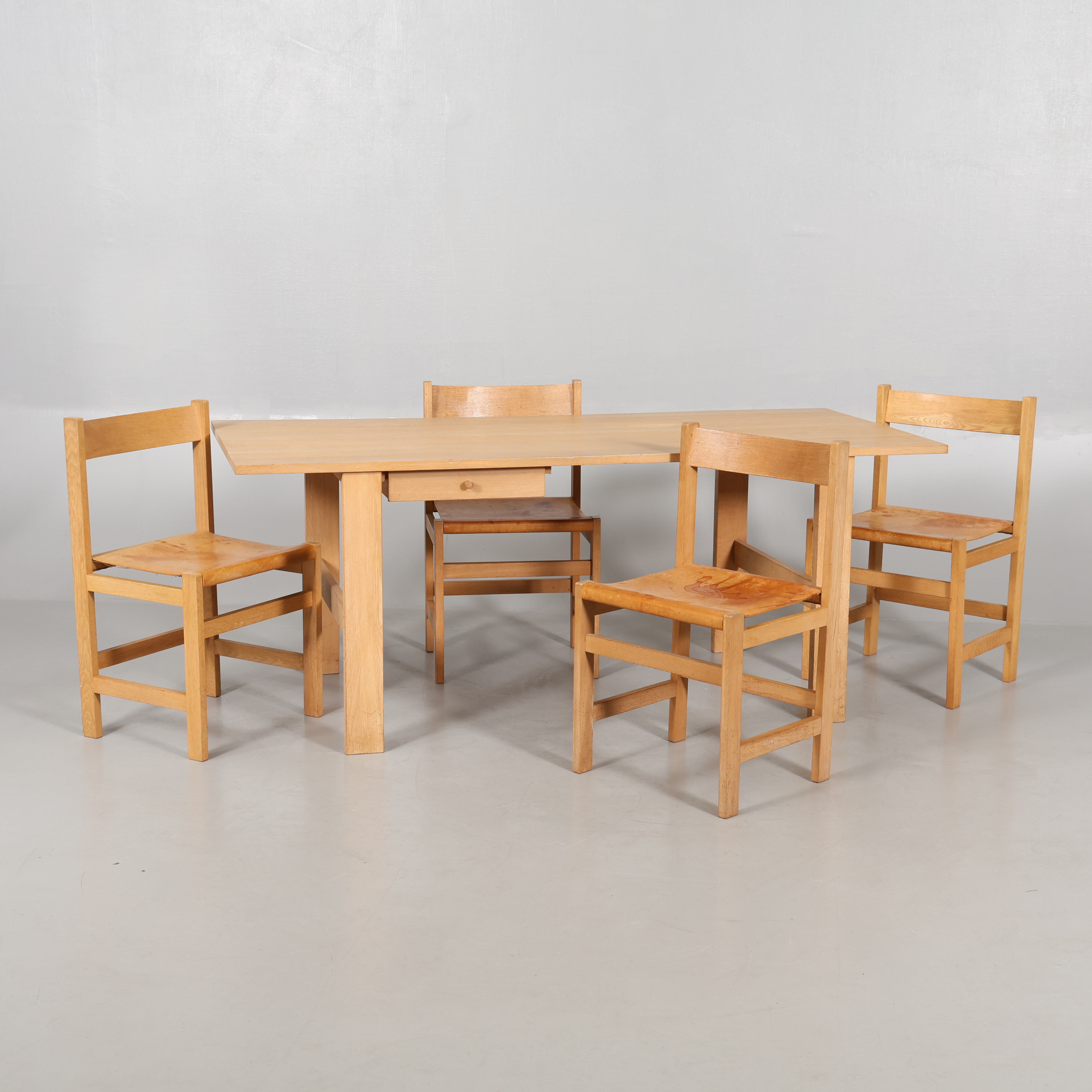 JOHN KANDELL. 5 delar, matsalsbord "Fogar", samt stolar, troligen "Lukas", För Westerbergs Möbler.