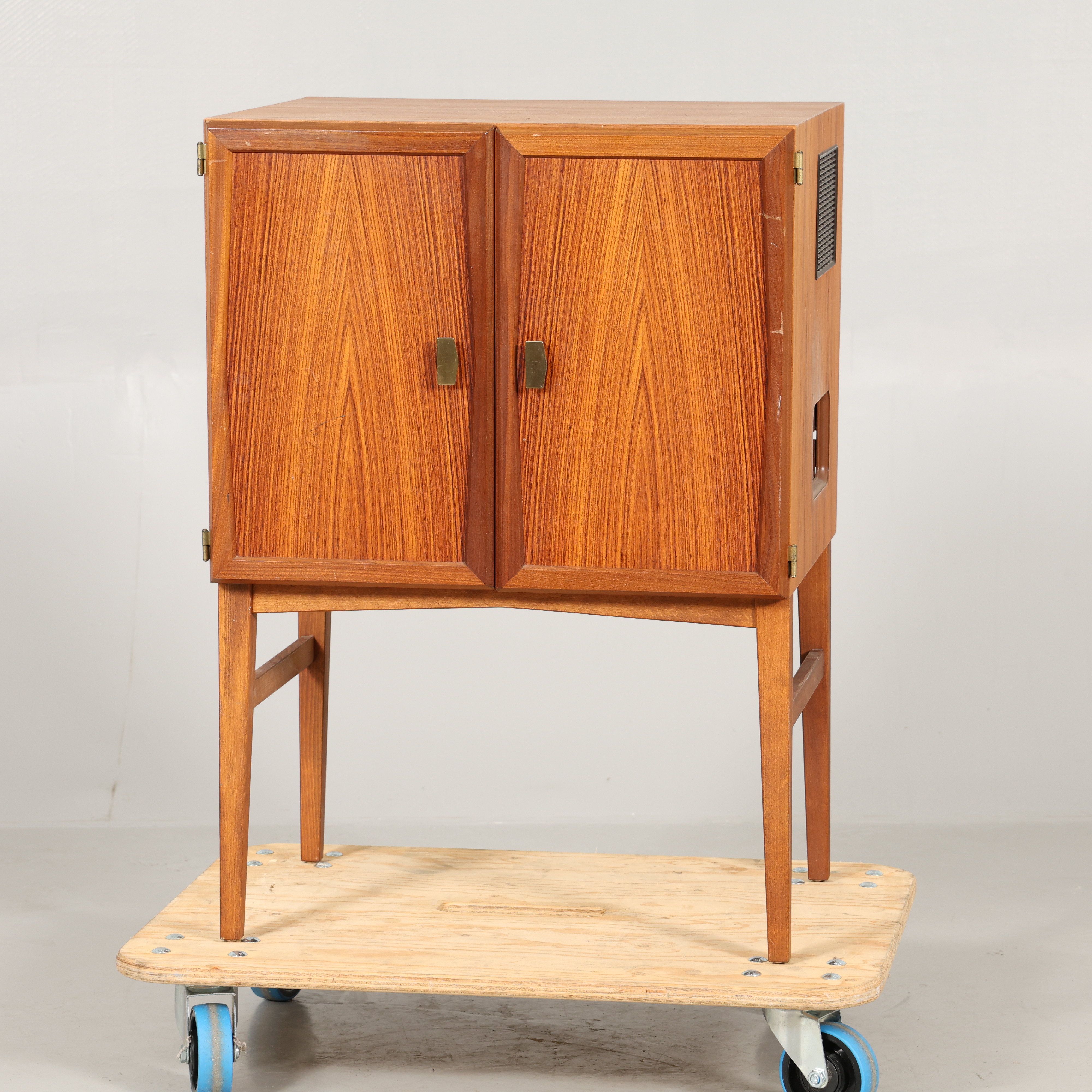 TV-möbel Luxor 1900-talets mitt.