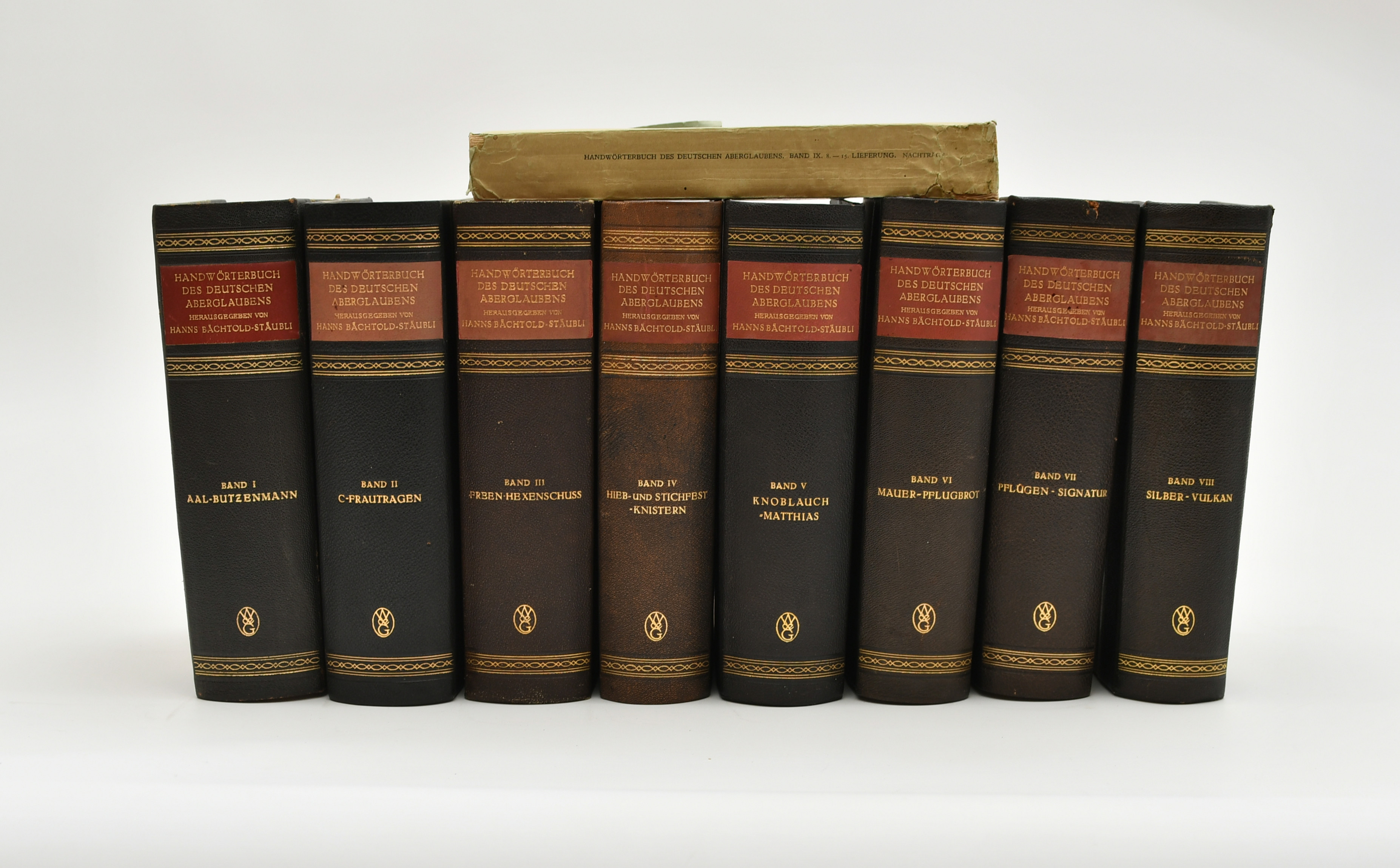 Handwörterbuch des Deutschen Aberglaubens 1-9. 9 Volymer.