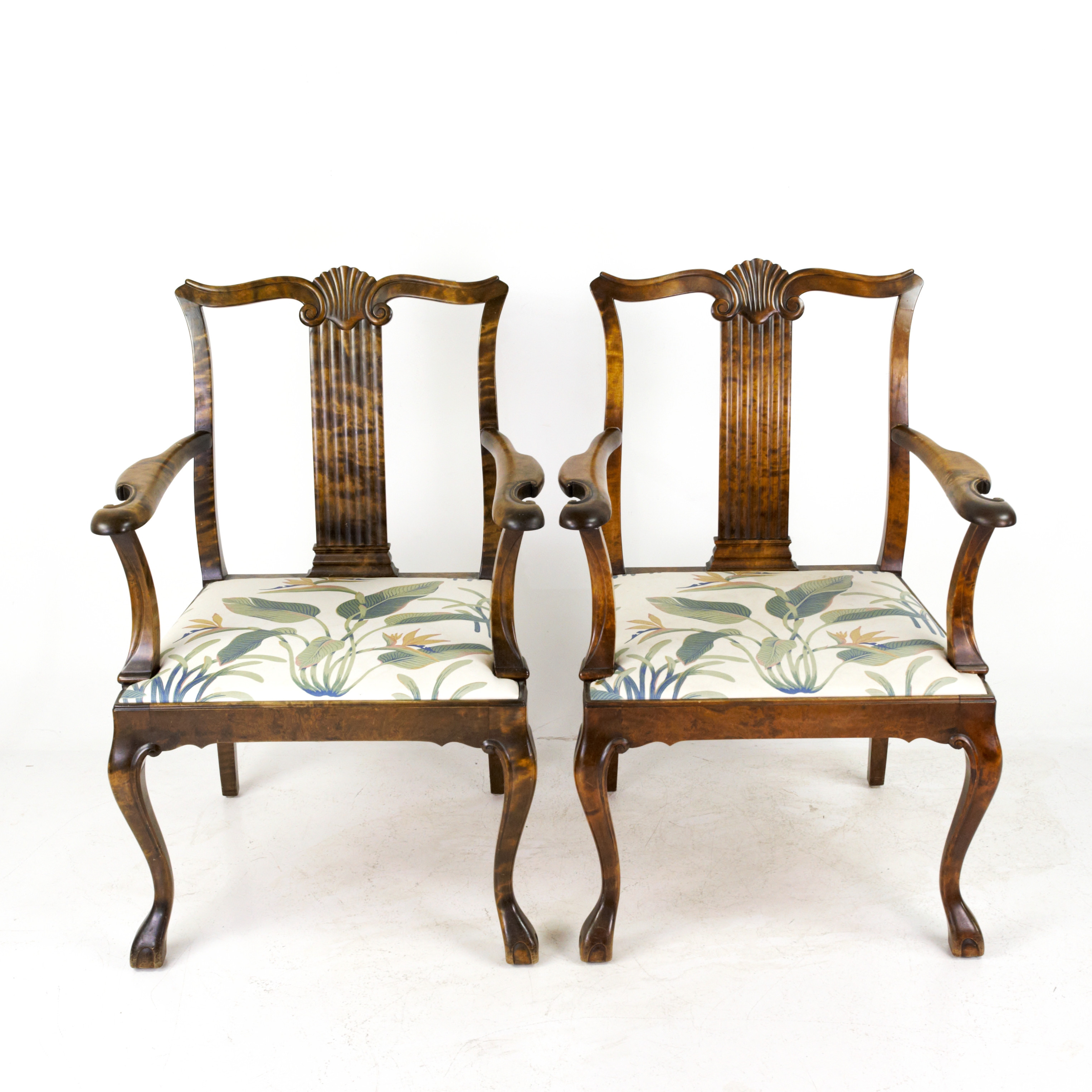 KARMSTOLAR, ett par, brunbonad björk, tygklädd sits, Chippendale stil, 1930/40-tal.