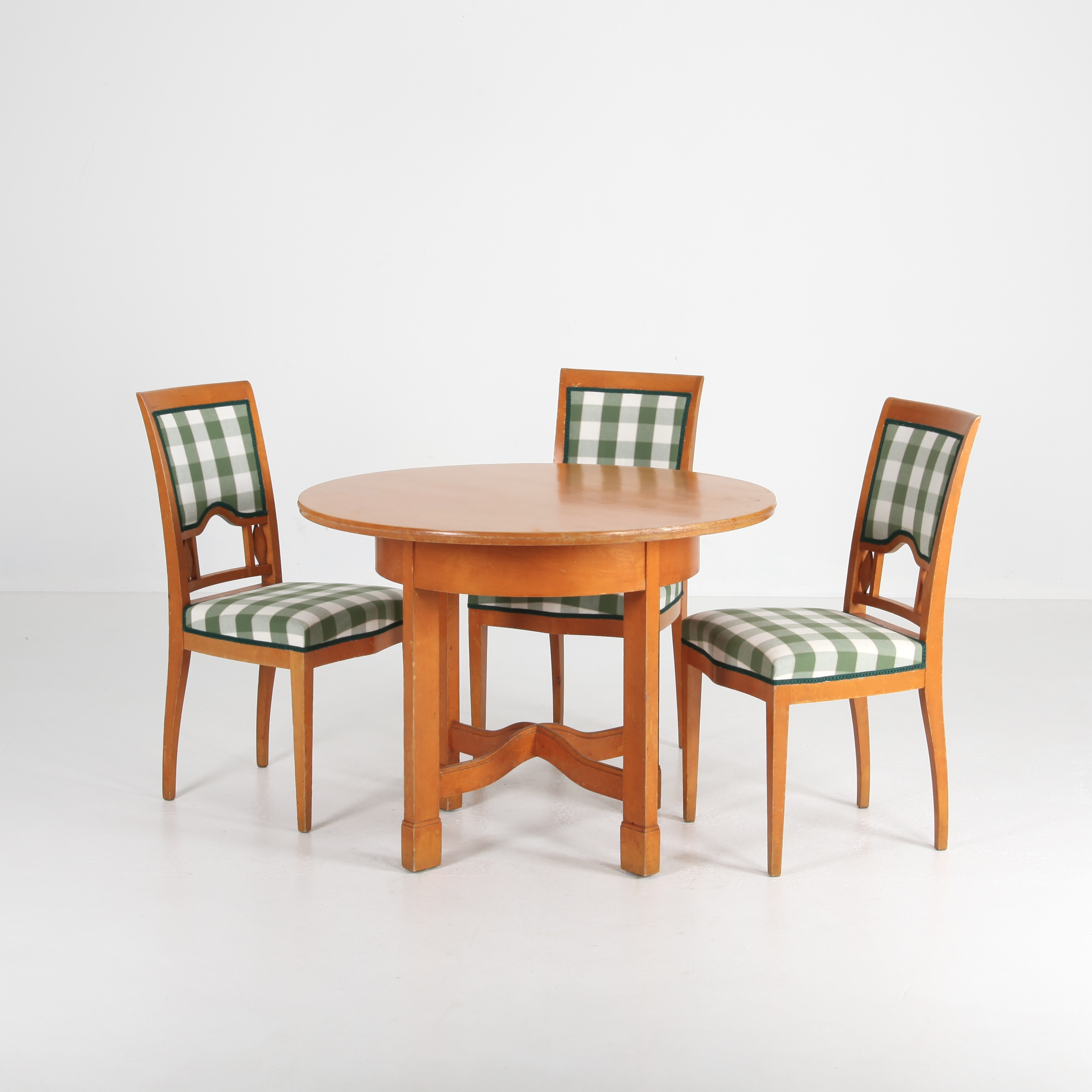 BORD MED STOLAR, Nordiska Kompaniet, 1903.