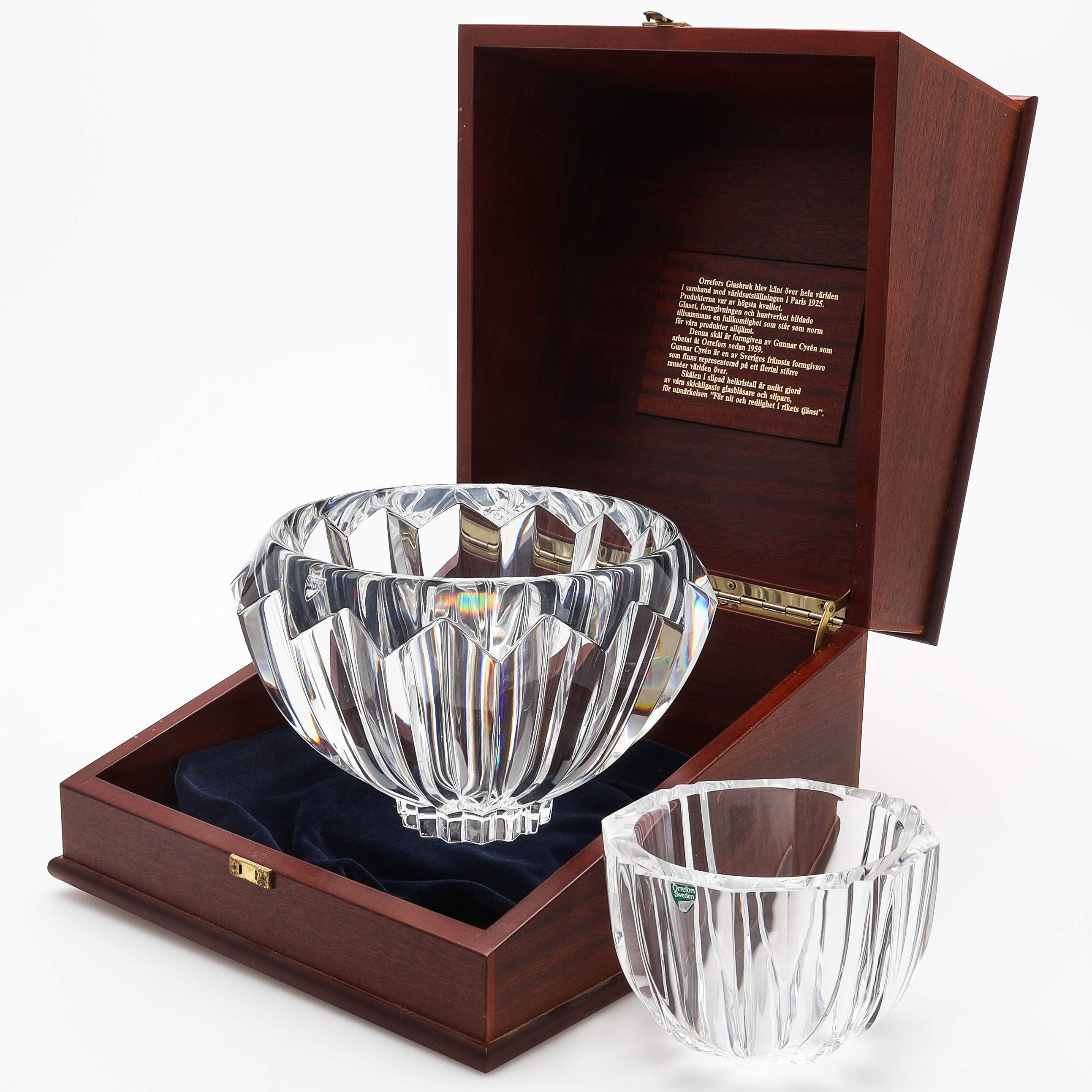 ERIKA LAGERBIELKE. SKÅLAR, 2 st, Orrefors, bland annat "Zodiak", Erika Lagerbielke, etui, signerad, kristall.