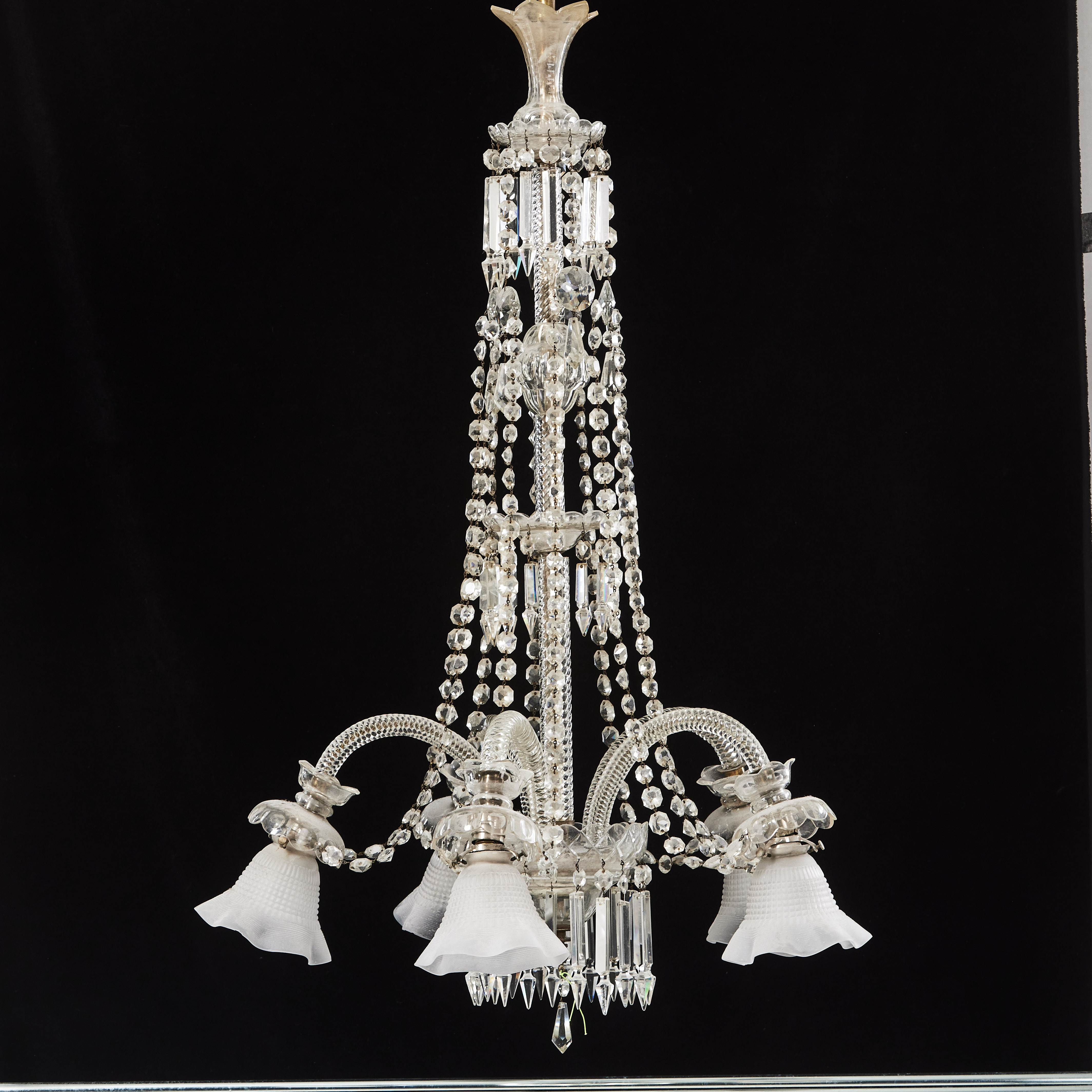 TAKKRONA, omkring 1900, venetiansk stil, 5 armad, stomme i glas, behängd med prismor.