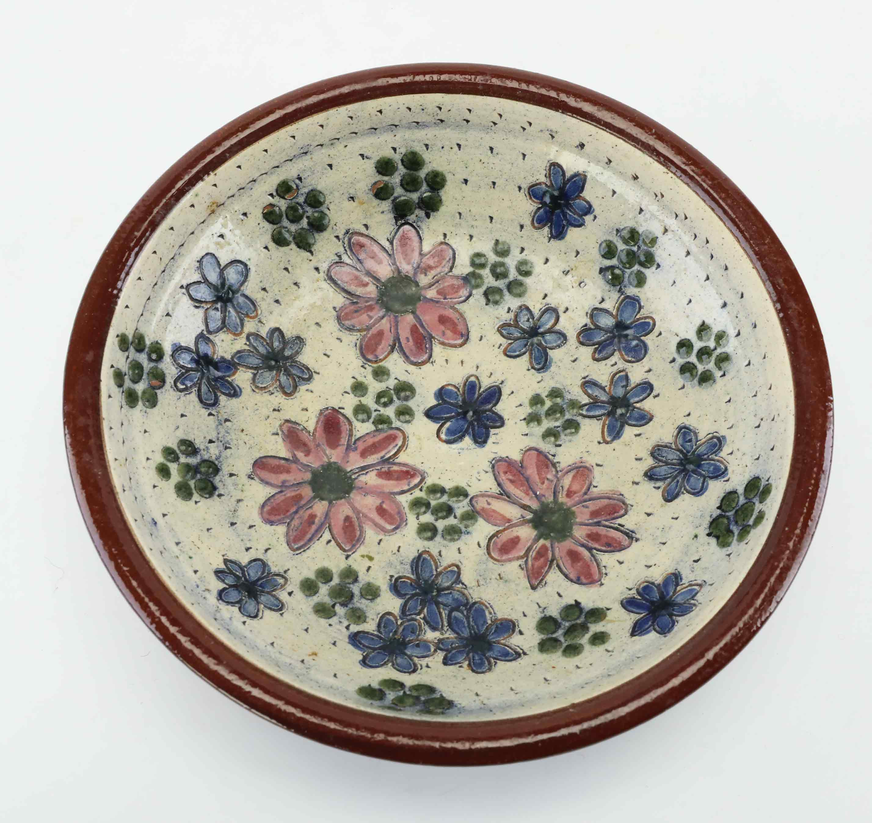 MARGOT ÖJEMARK WIIK. Fat, stengods, blommor, signerat MÖW och AW, 1900-tal.