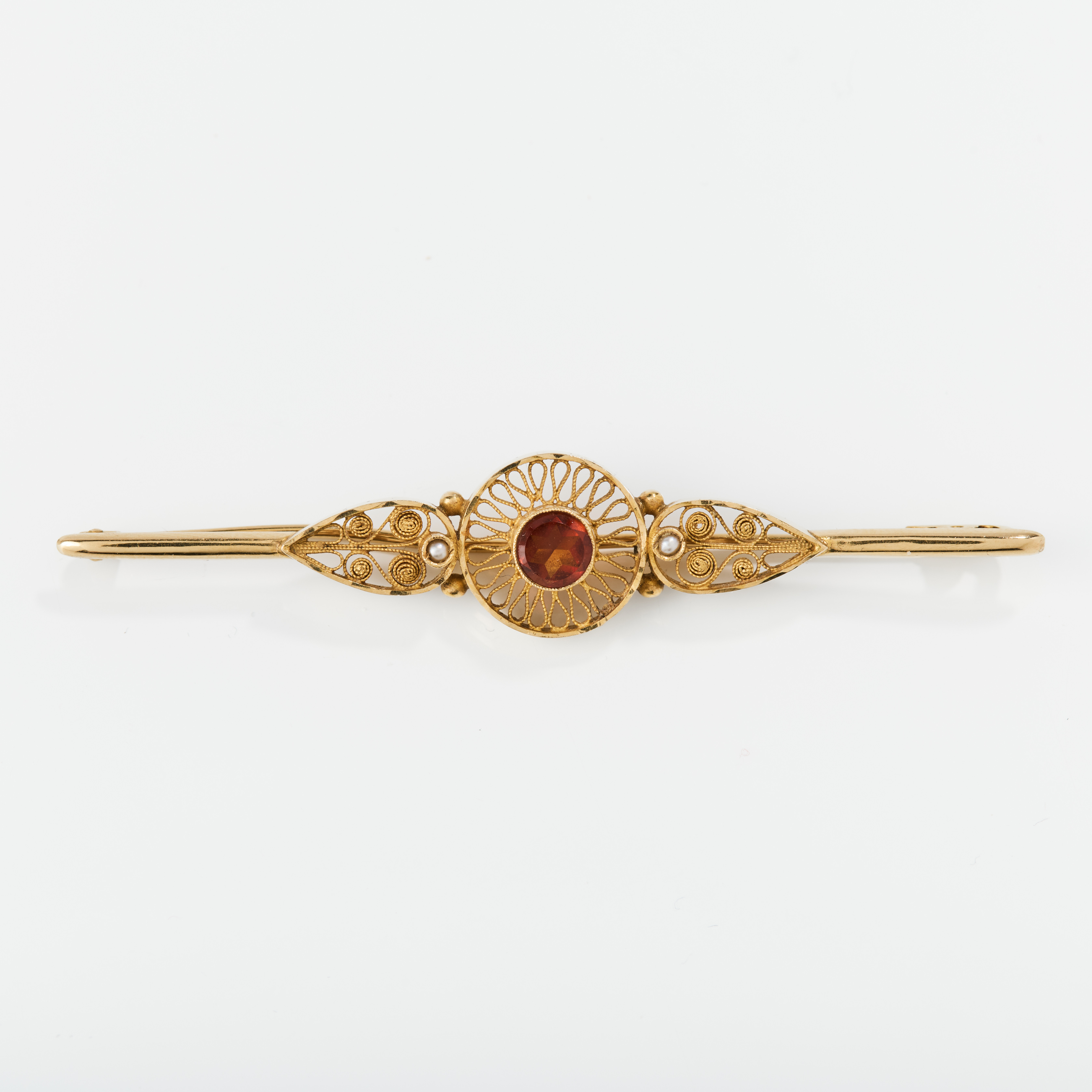 BROSCH, 18K guld med fröpärlor och en citrin, Gustav Dahlgren 1932.