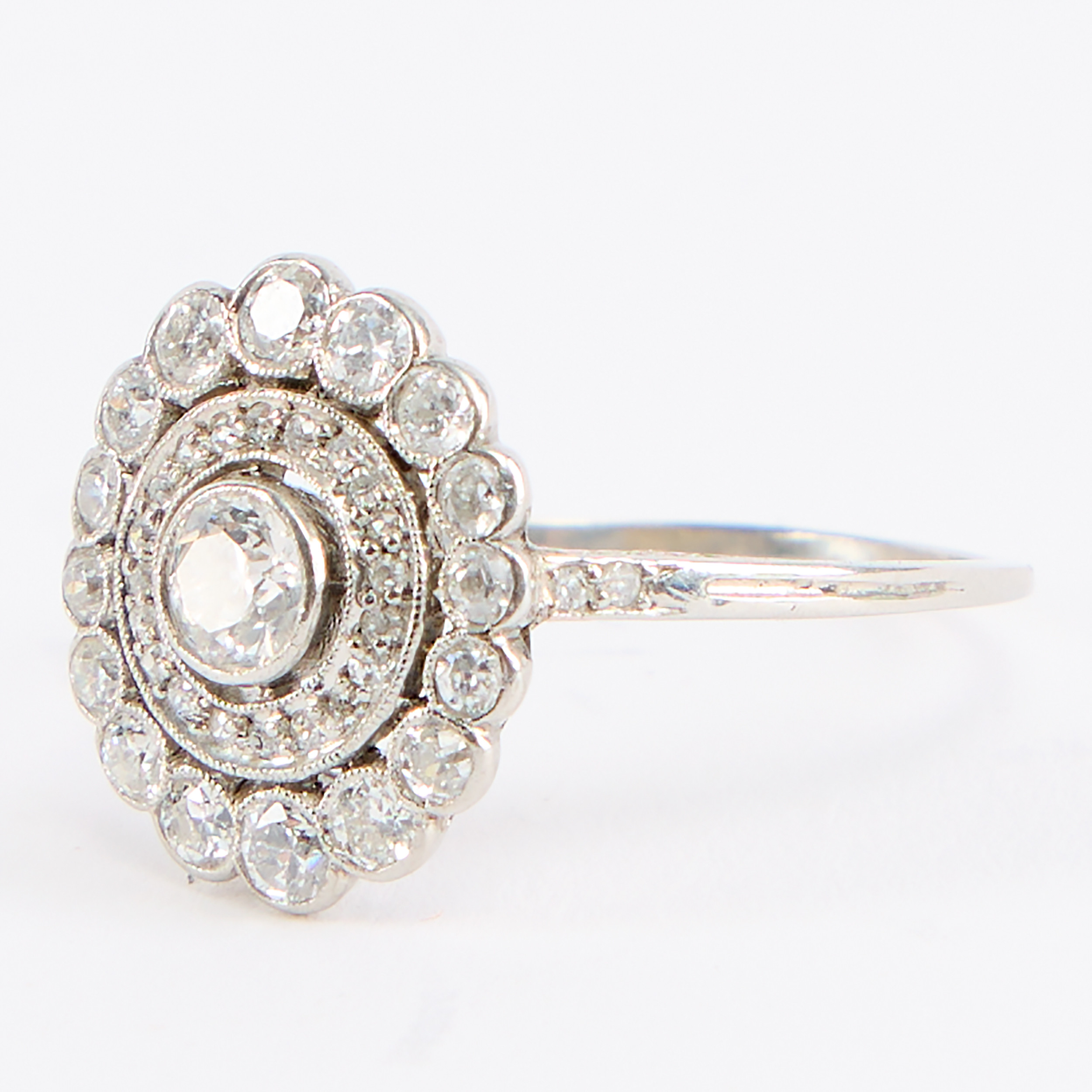 RING. Platina med flertalet äldre slipade diamanter, 1930-tal.