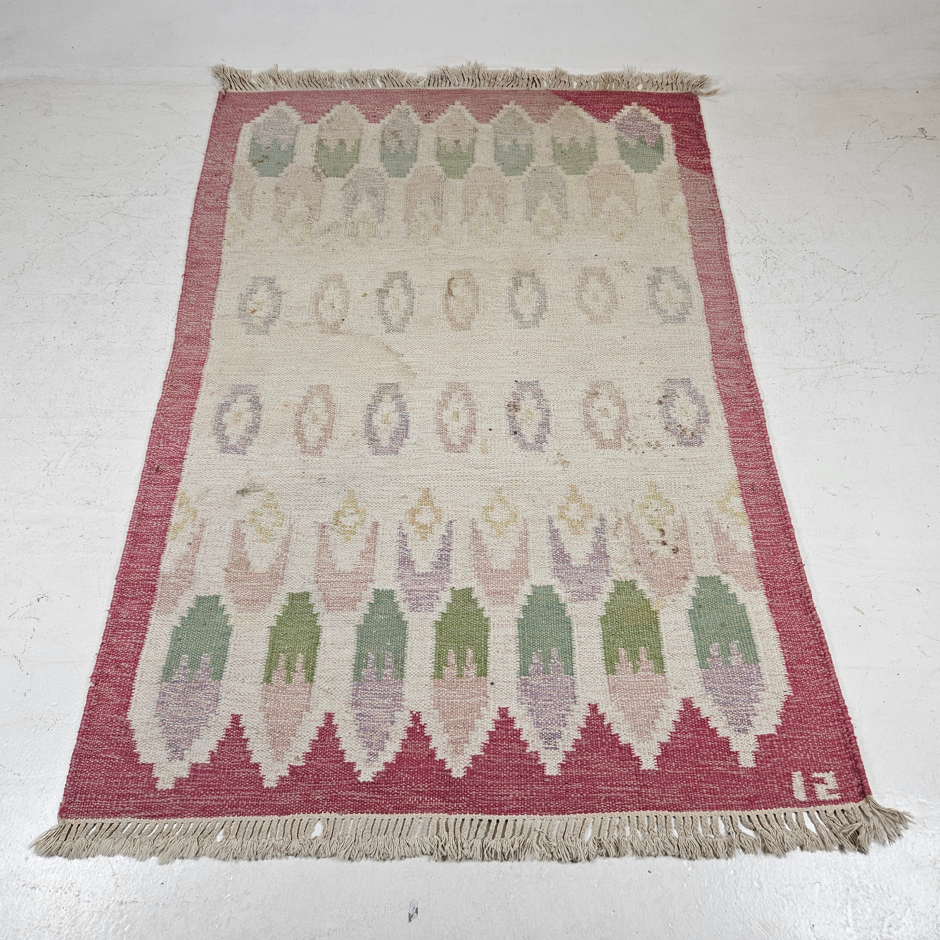 INGEGERD SILOW. Matta, röllakan, signerad IS, ca. 190x135 cm.