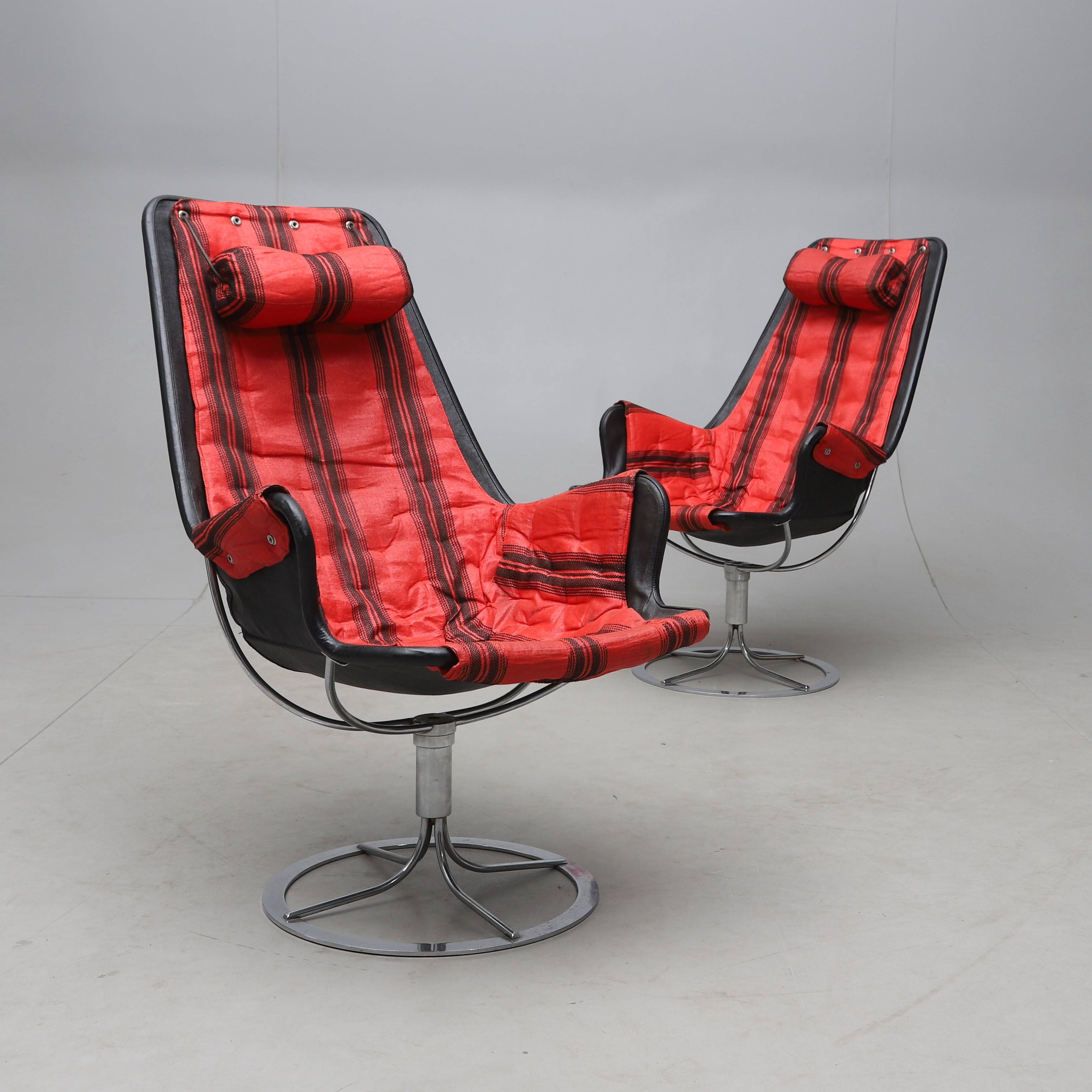 BRUNO MATHSSON. Fåtöljer, ett par, "Jetson", DUX, 1970-tal.