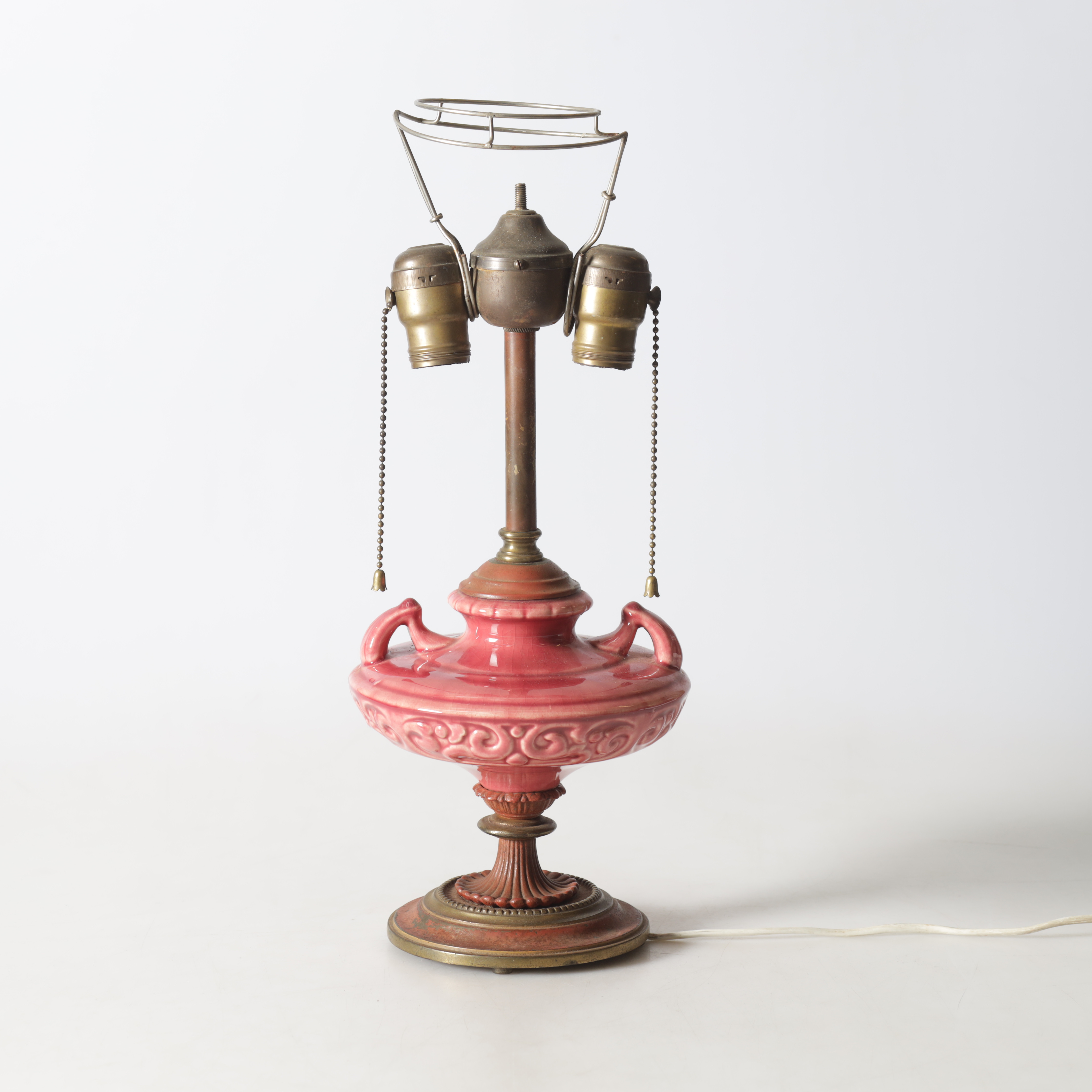 BORDSLAMPA, mässing och porslin, 1900-tal.