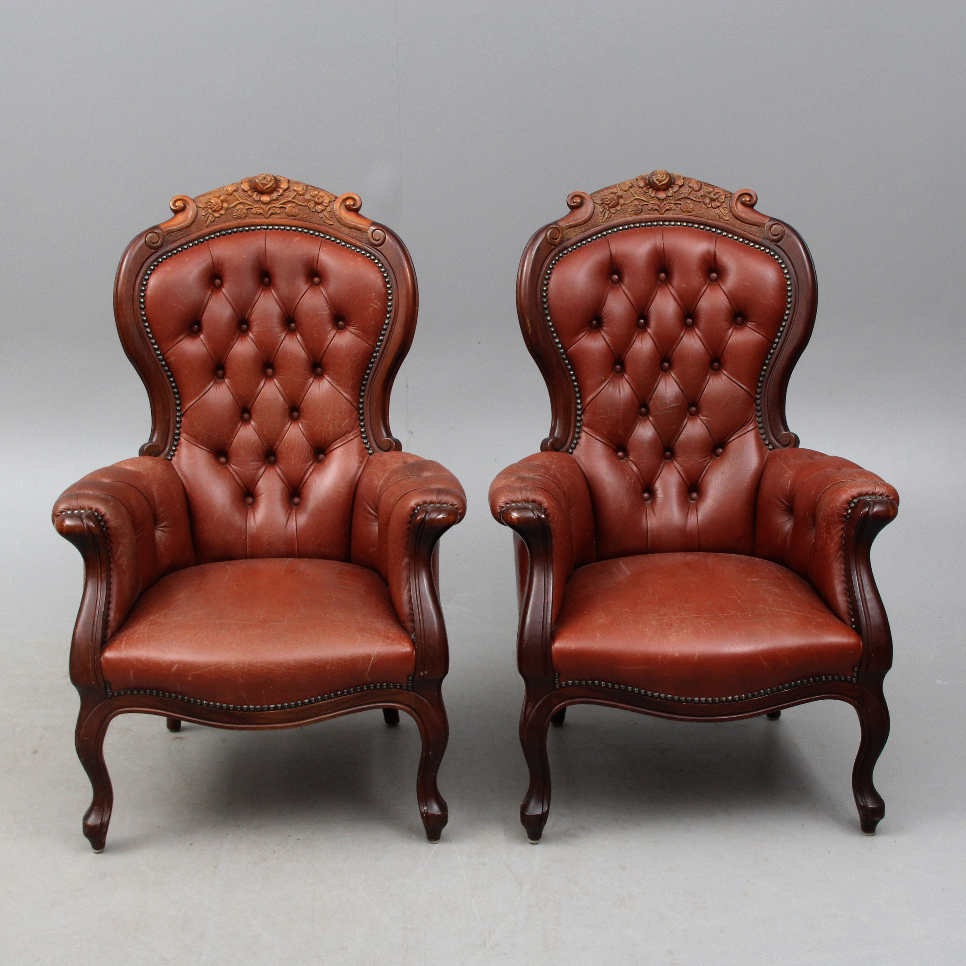 FÅTÖLJER 1 par. träram i jugendstil.