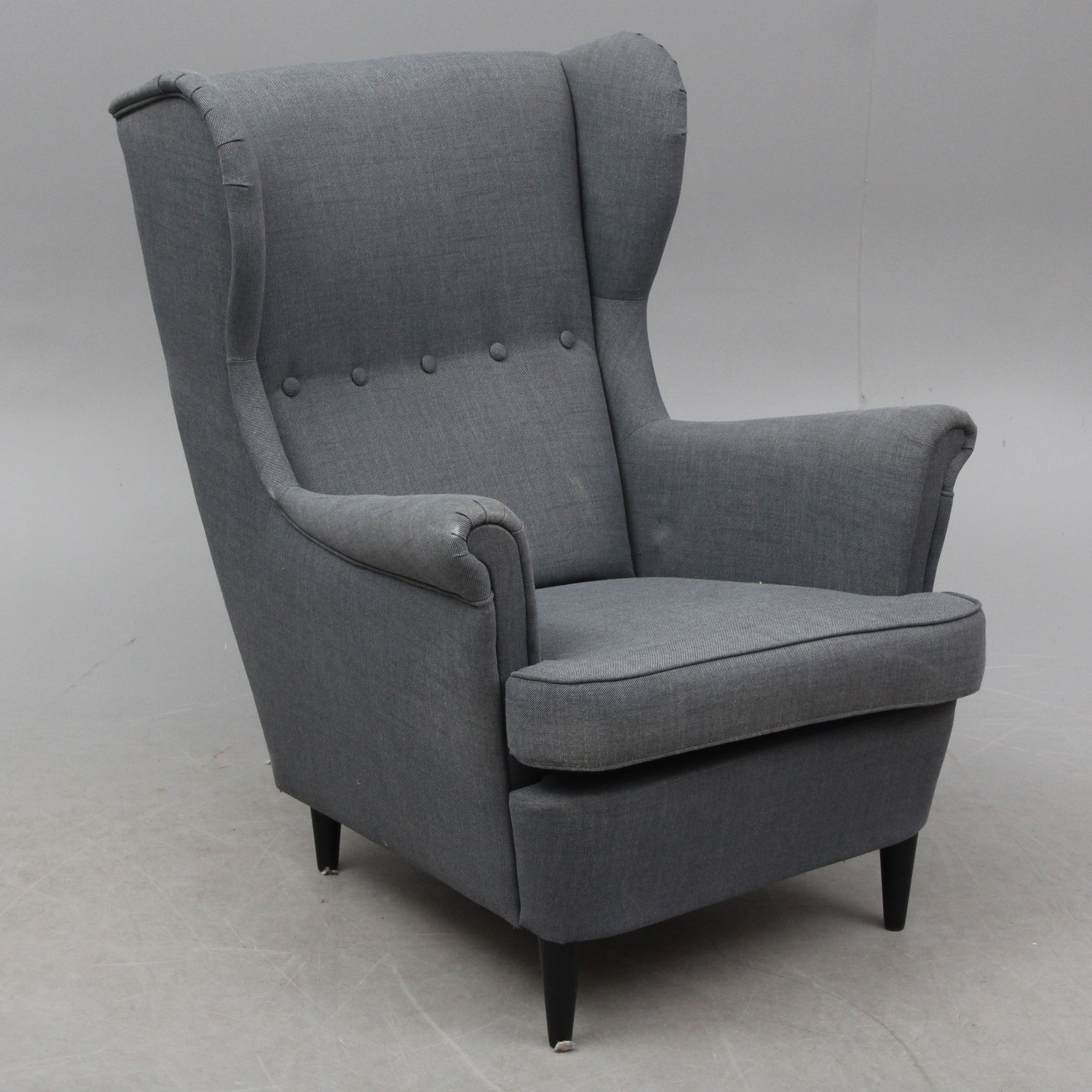 ÖRONLAPPSFÅTÖLJ, textil.