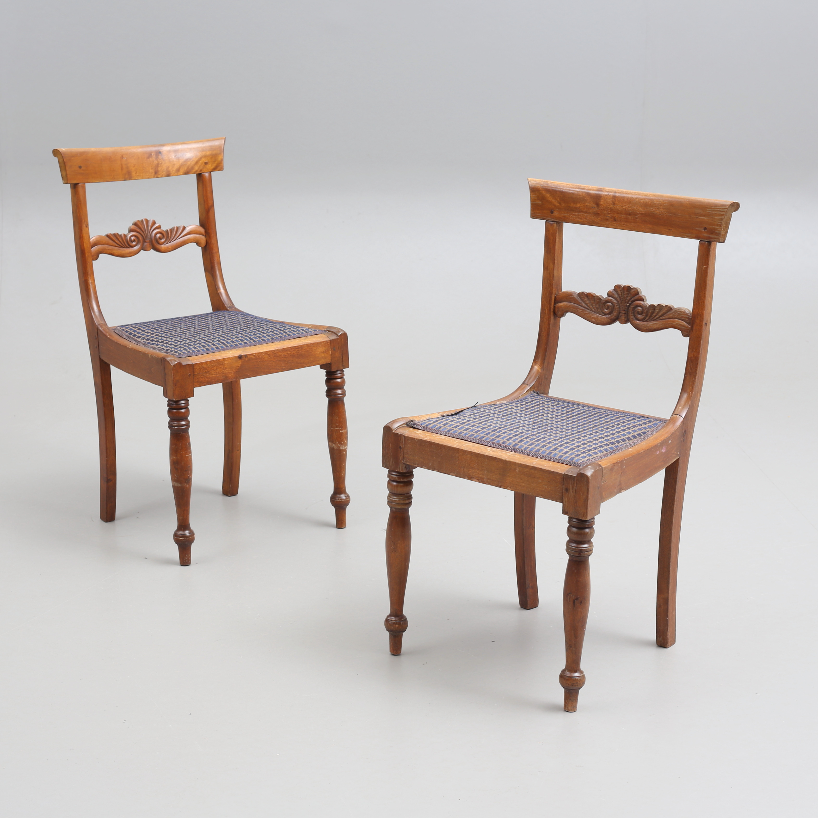 STOLAR, ett par, empirestil, 1800/1900-tal.