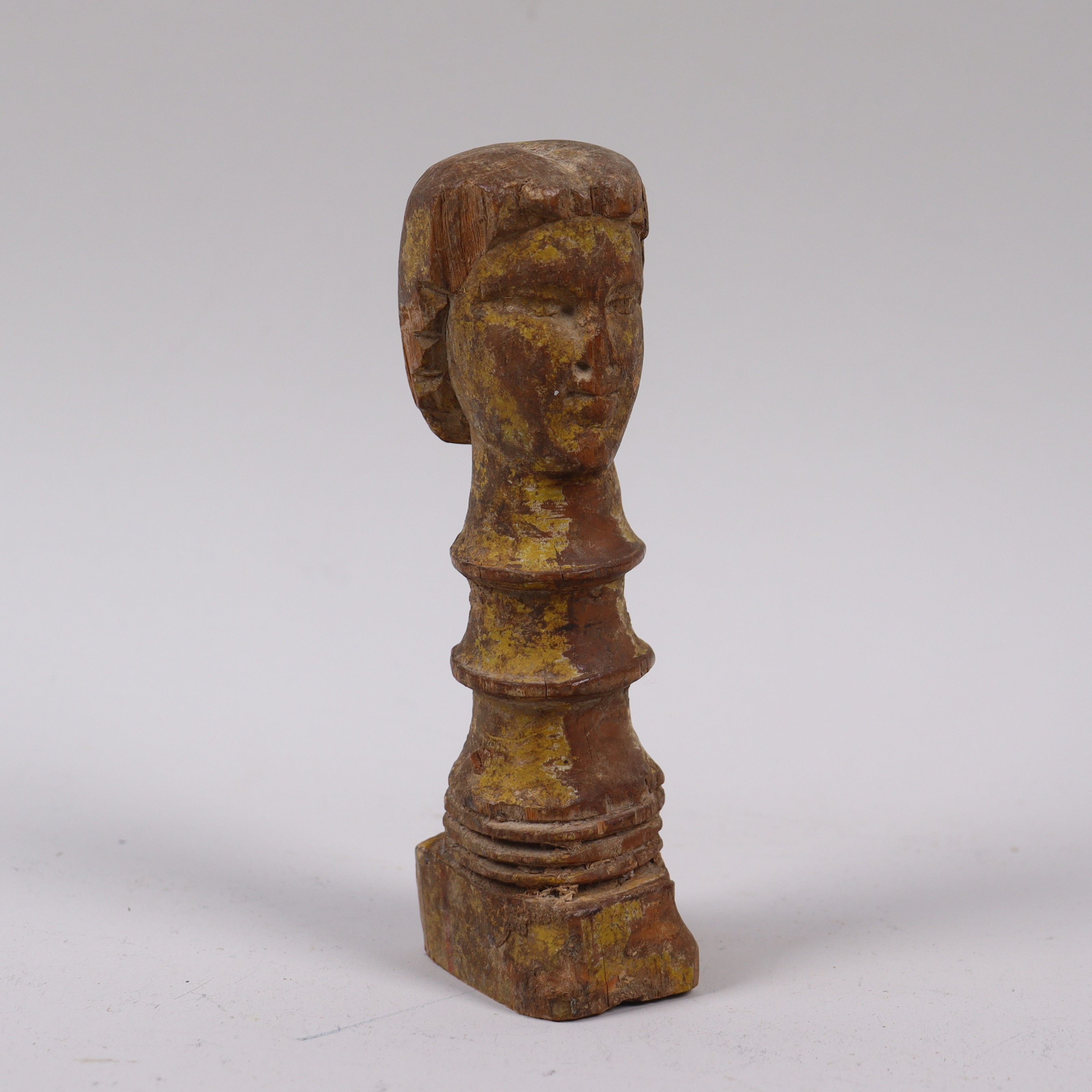 DEKORELEMENT, i form av mansfigur, skuret trä, senbarock, 1600/1700-tal.