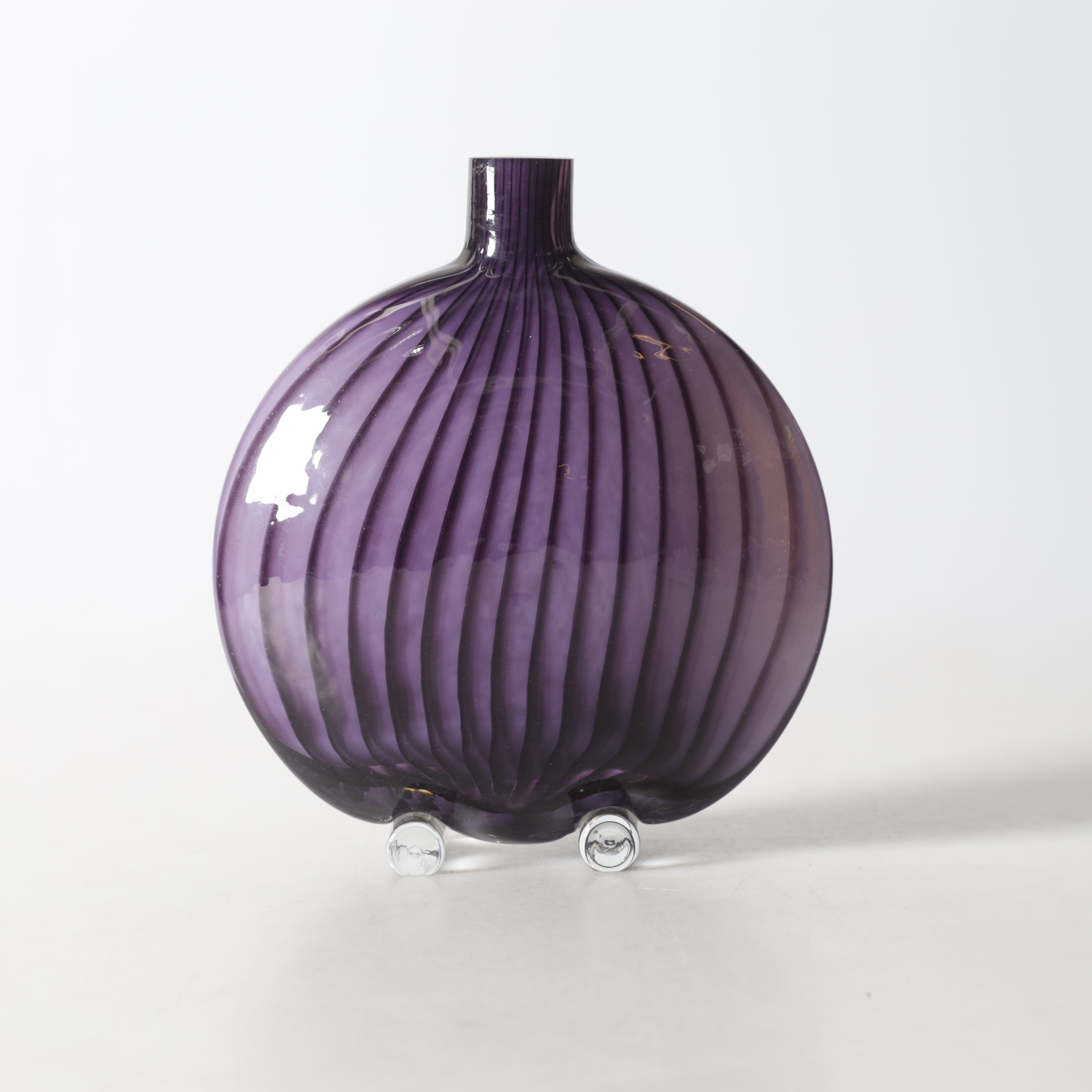 KJELL ENGMAN. Vas, glas, "Pebbles", Kosta Boda, signerad.