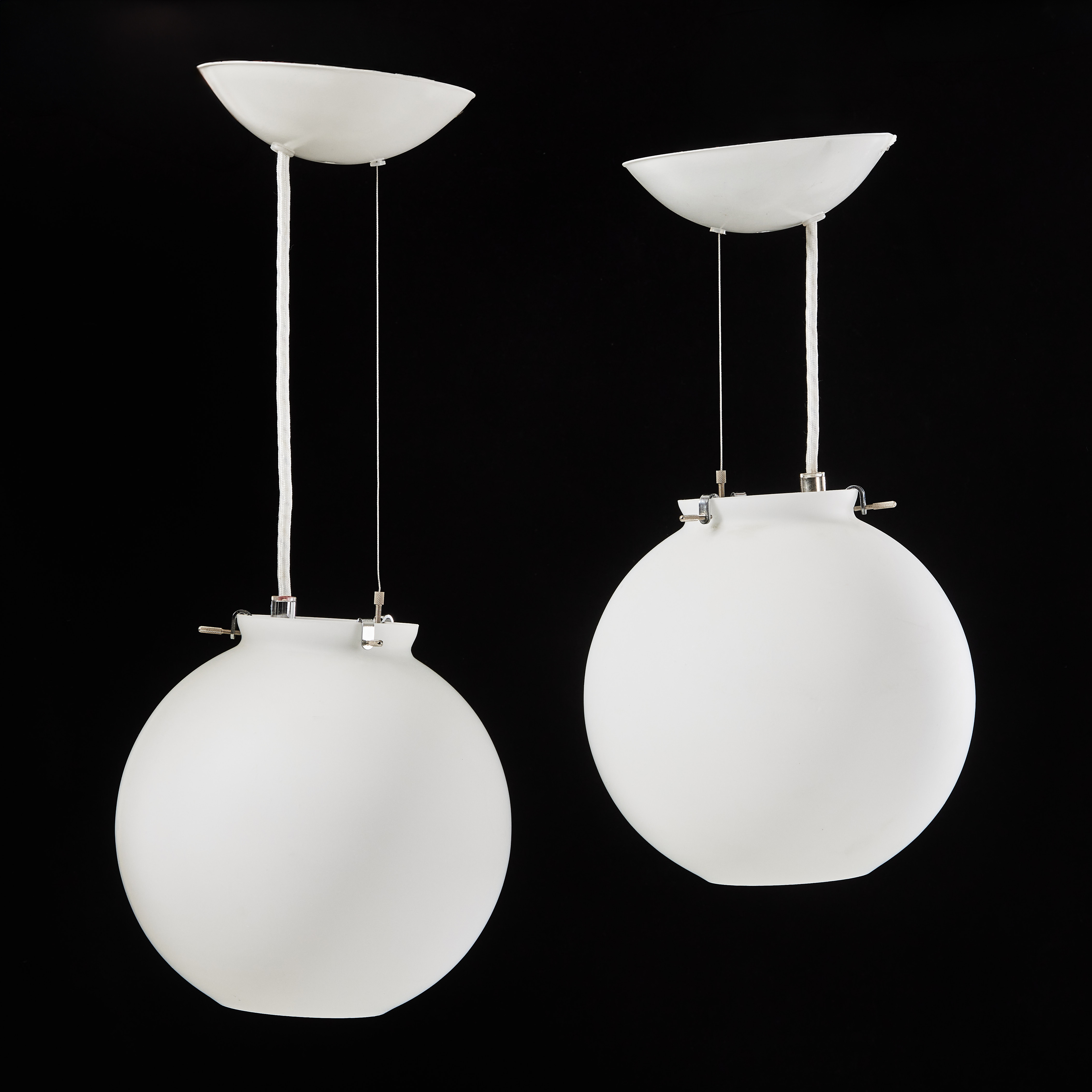 PER SUNDSTEDT 2 st "Globus pendant" för Zero, designår 2010.