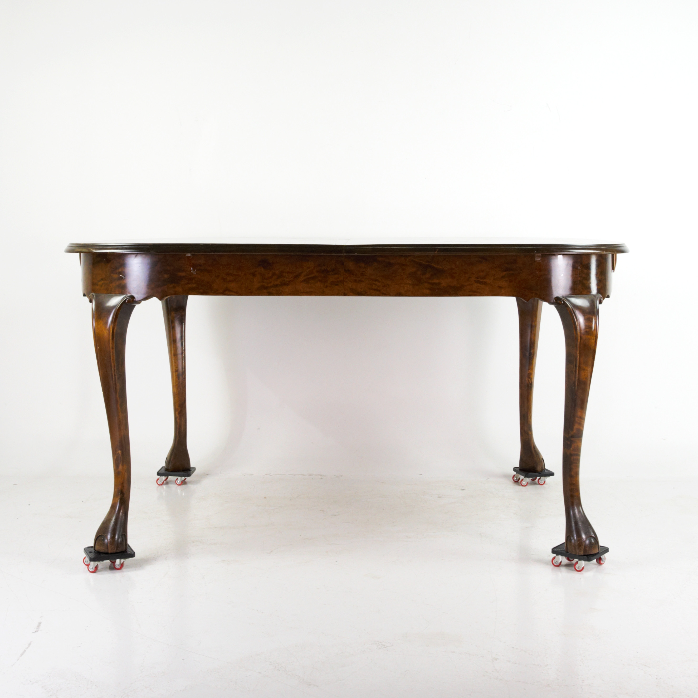 MATBORD, brunbonad björk, 1 st. iläggsskiva, Chippendale stil, 1930/40-tal.