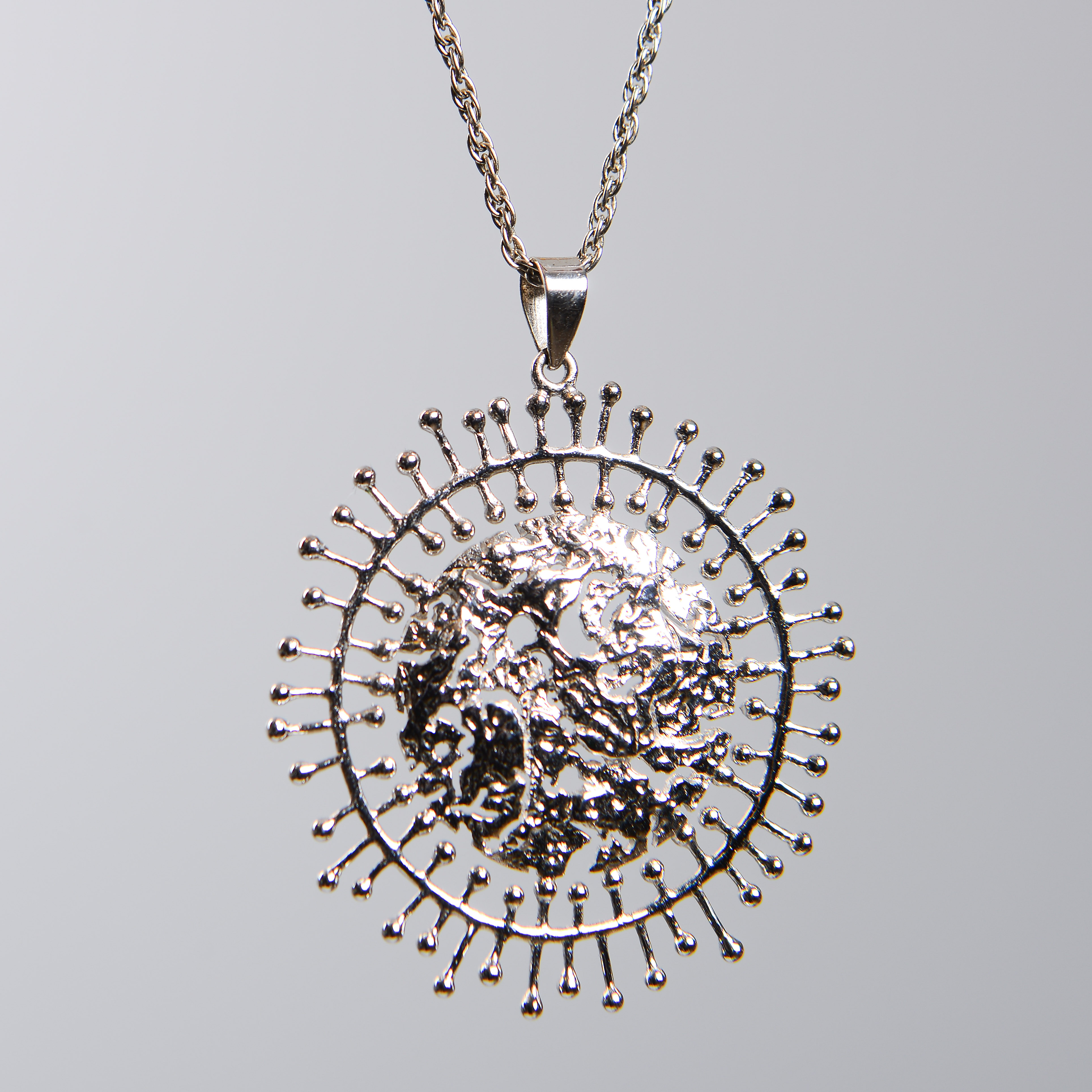 TAPIO WIRKKALA. Halsband, "Full Moon / Täysikuu", silver, Kultakeskus Oy, Finland.