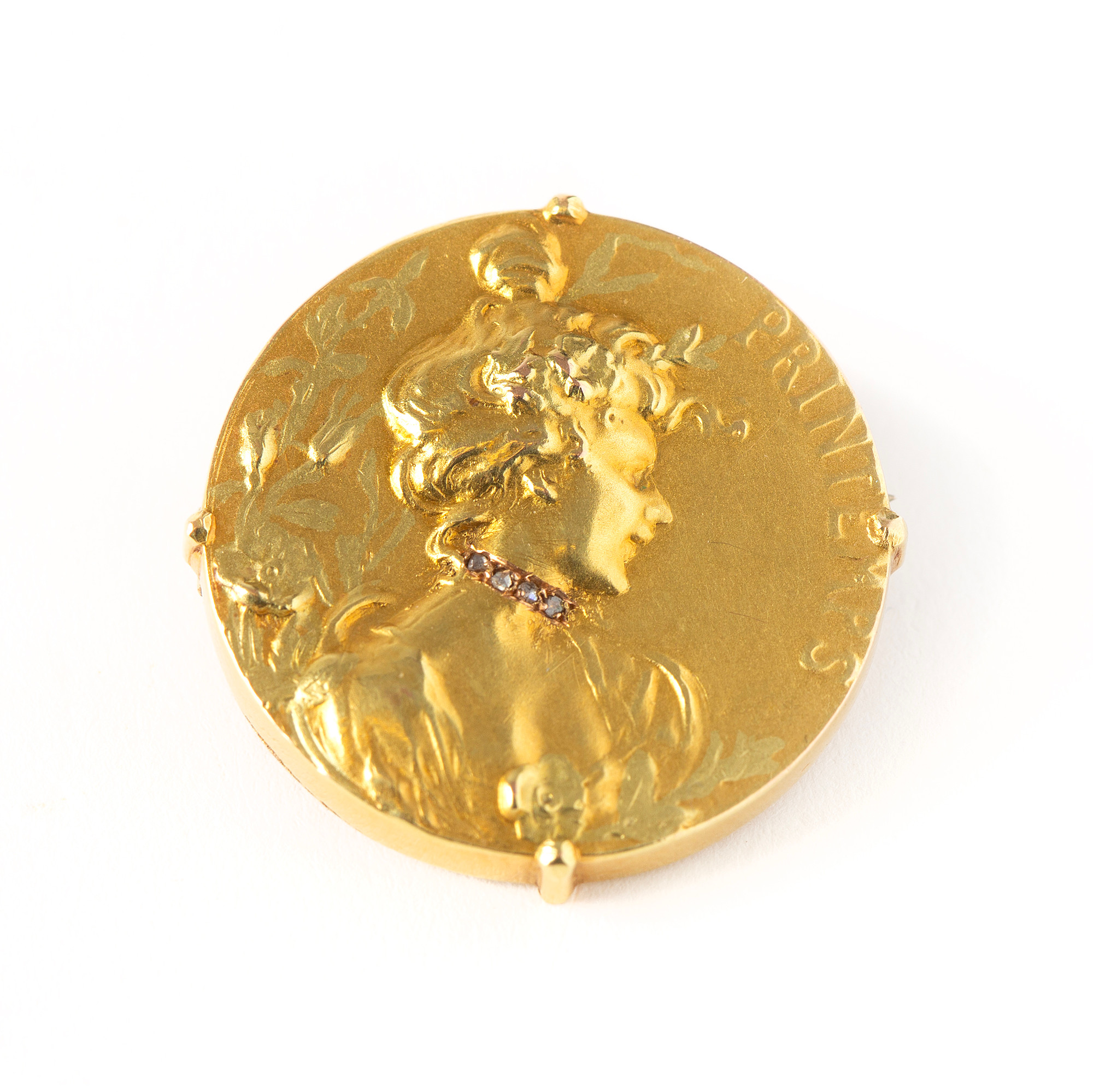 BROSCH, 18K guld med rosenslipade diamanter, Printemps, Paris, Art Noveau.