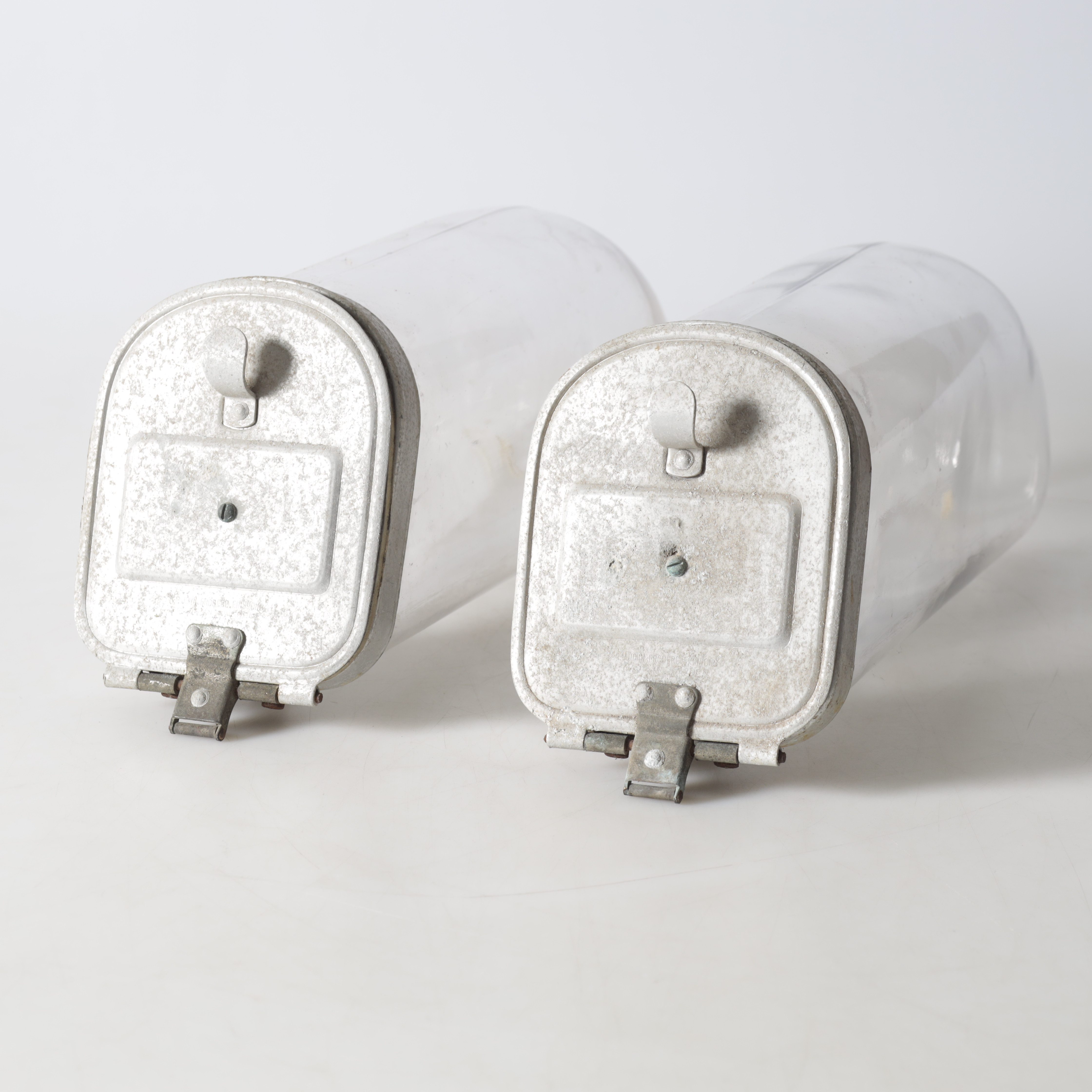 KARAMELLBURKAR, 2 st. "Dixi", John Fröberg, Finspång, 1900-tal.