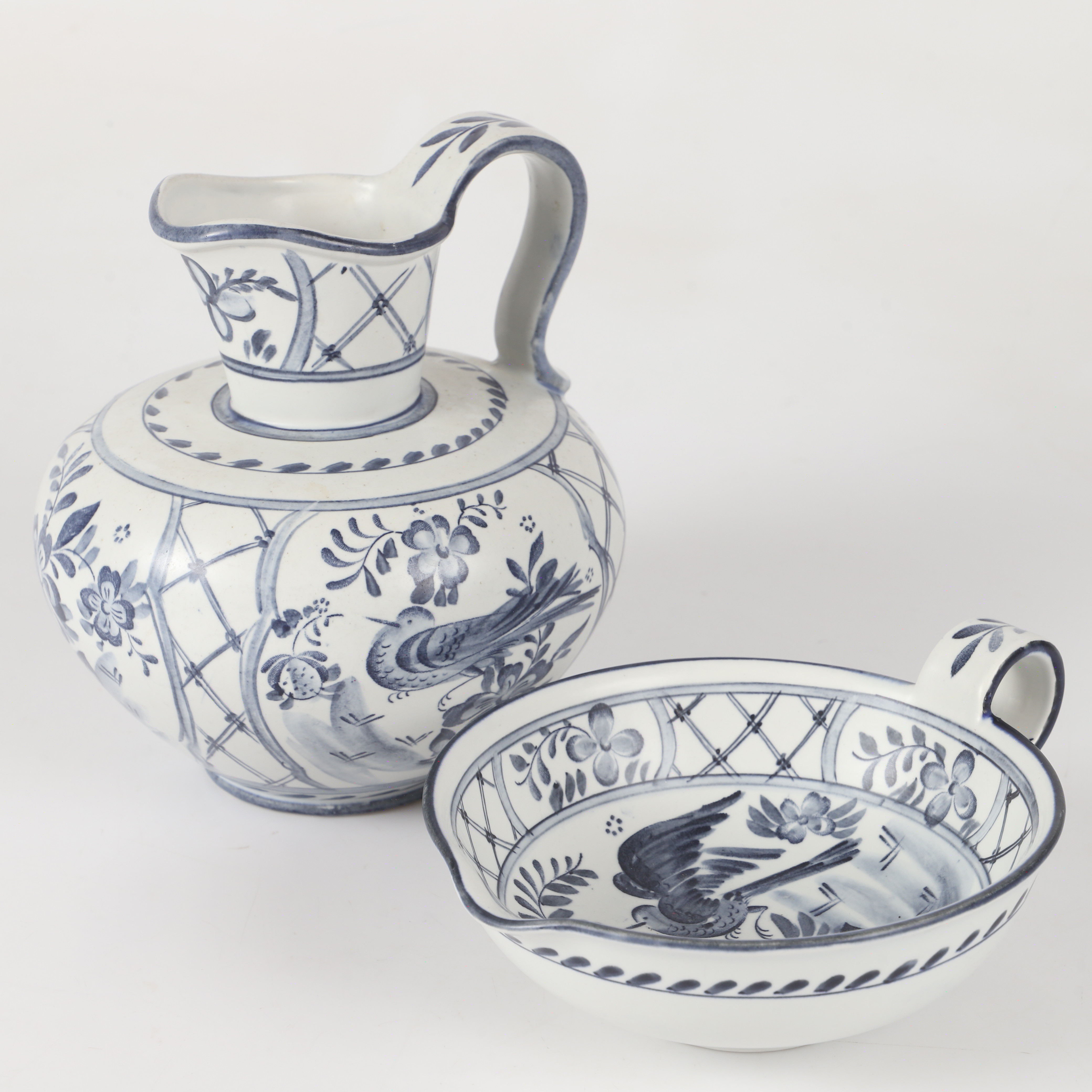 ILSE CLAESSON. Kanna samt hänkelskål, stengods, Rörstrand.