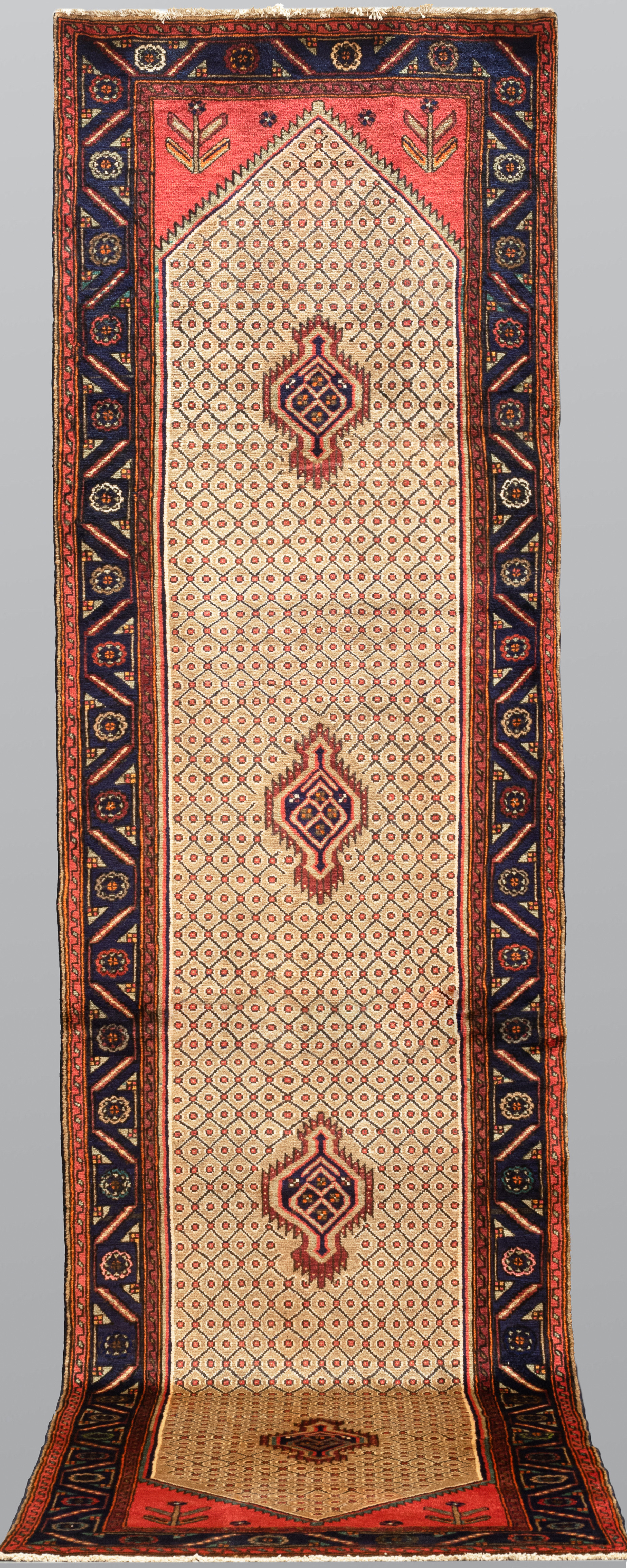 MATTA. Kolyay gallerimodell, 413 x 105 cm.