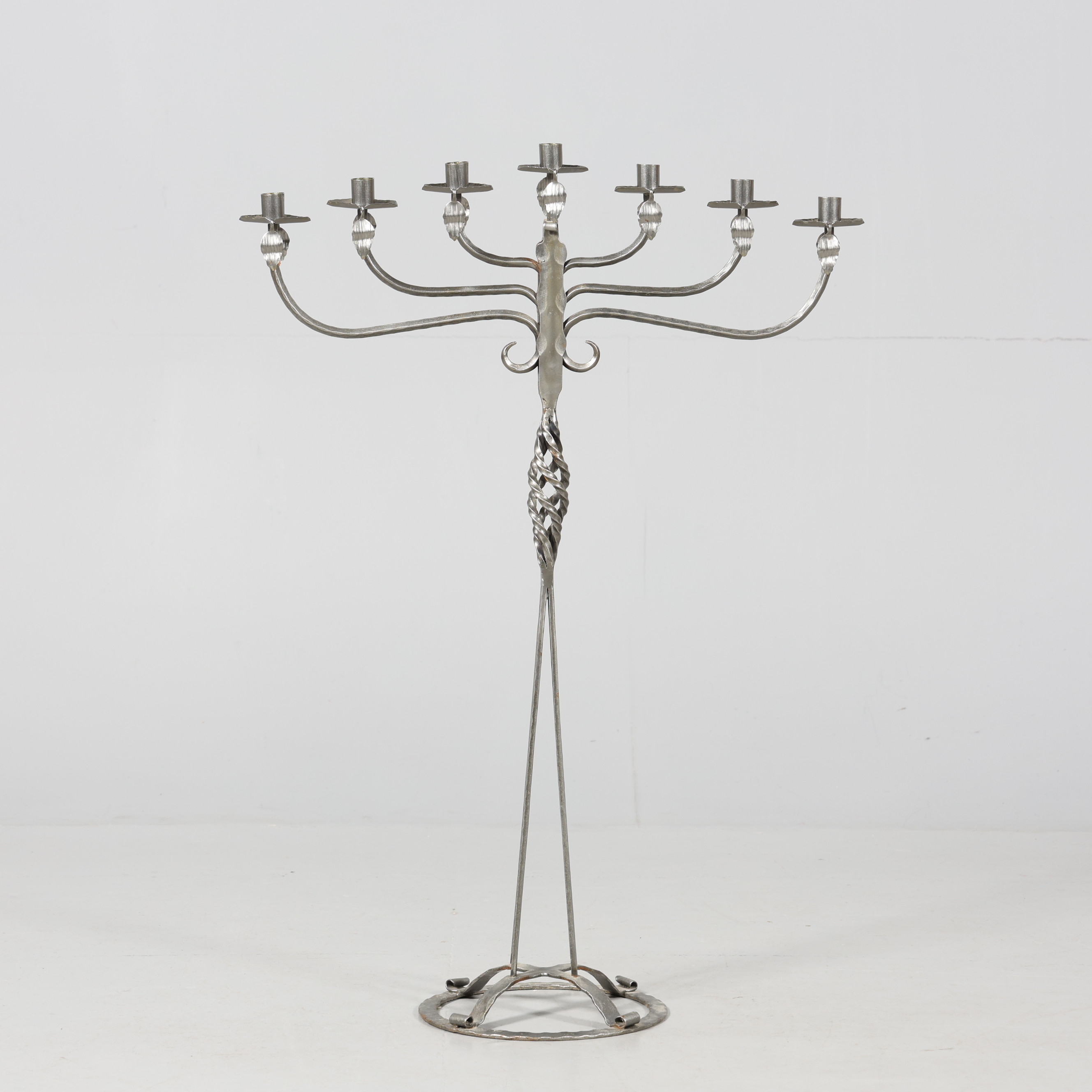 GOLVLJUSSTAKE, smide, 7-armad.