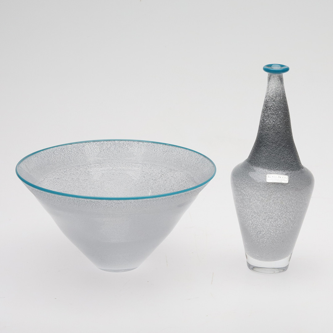 MONICA BACKSTRÖM. VAS & SKÅL, glas, Kosta Boda, Artist Collection, signerade.