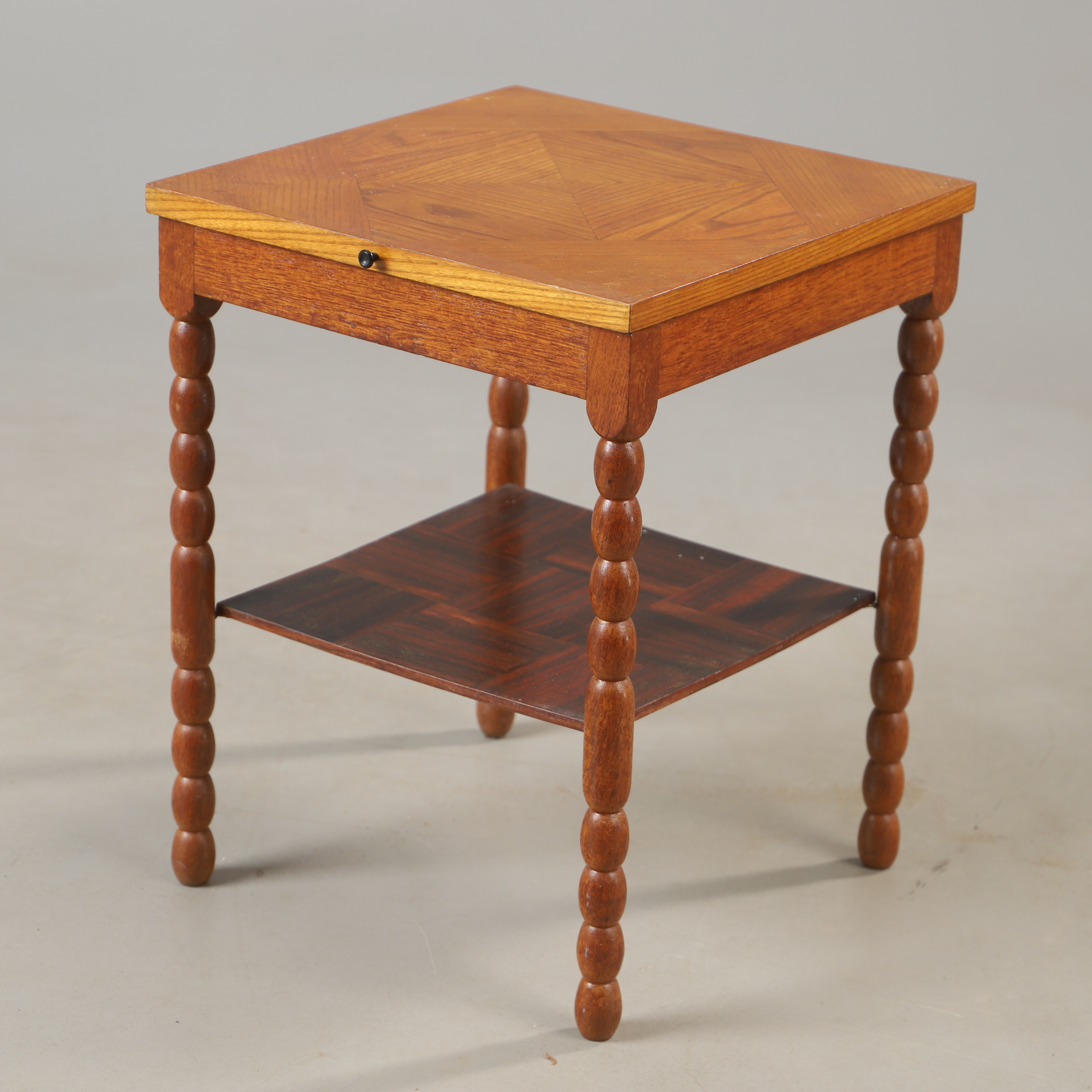 SYBORD MED TILLBEHÖR, alm, 1900-talets första hälft.