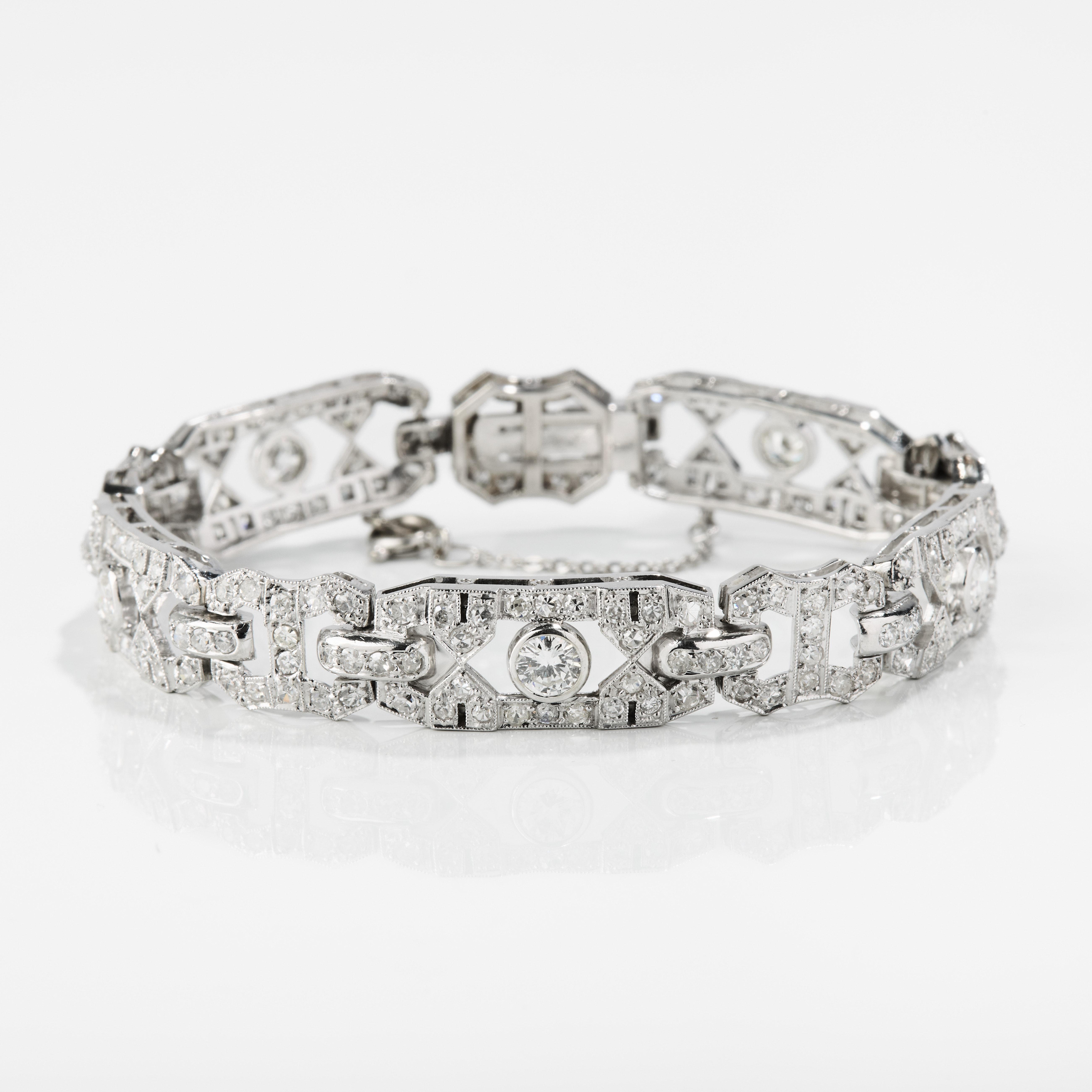 Armband, platina med diamanter. Art Déco, 1940-tal, svensk importstämpel.