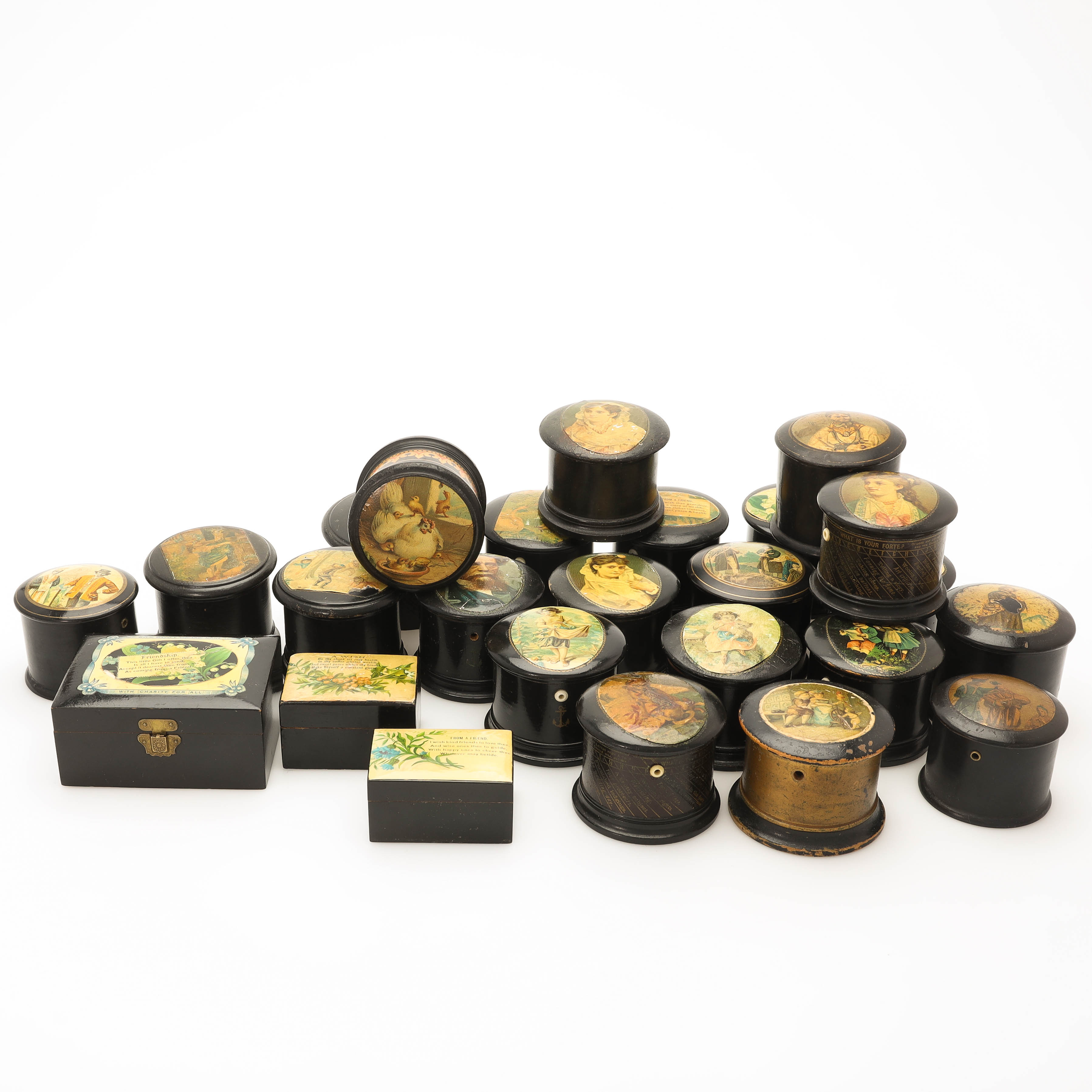 ASKAR samt ETUIER, för tråd, 24 delar, främst Clark & Co, Anchor, England.