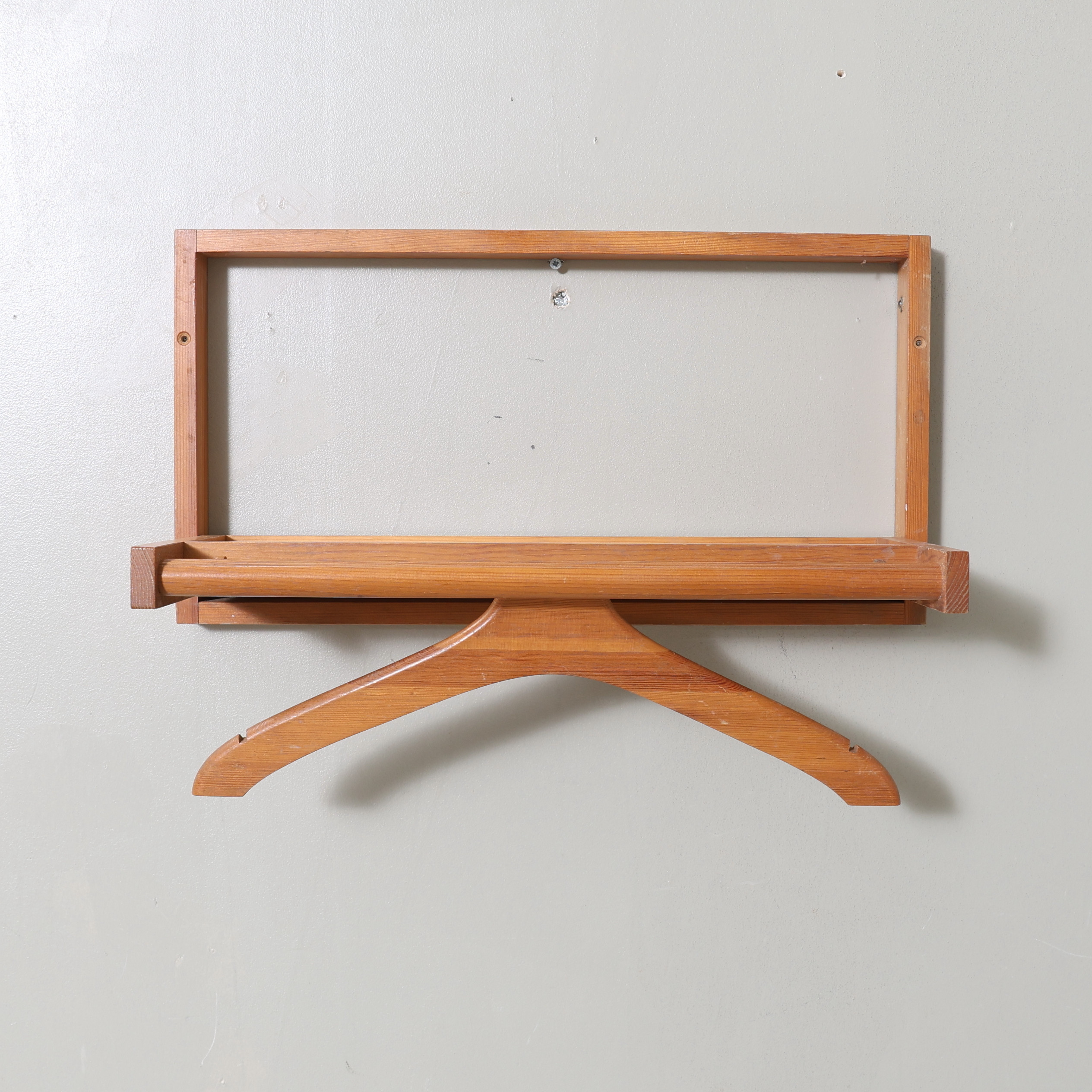 HERRBETJÄNT, vägghängd, 1900-tal.