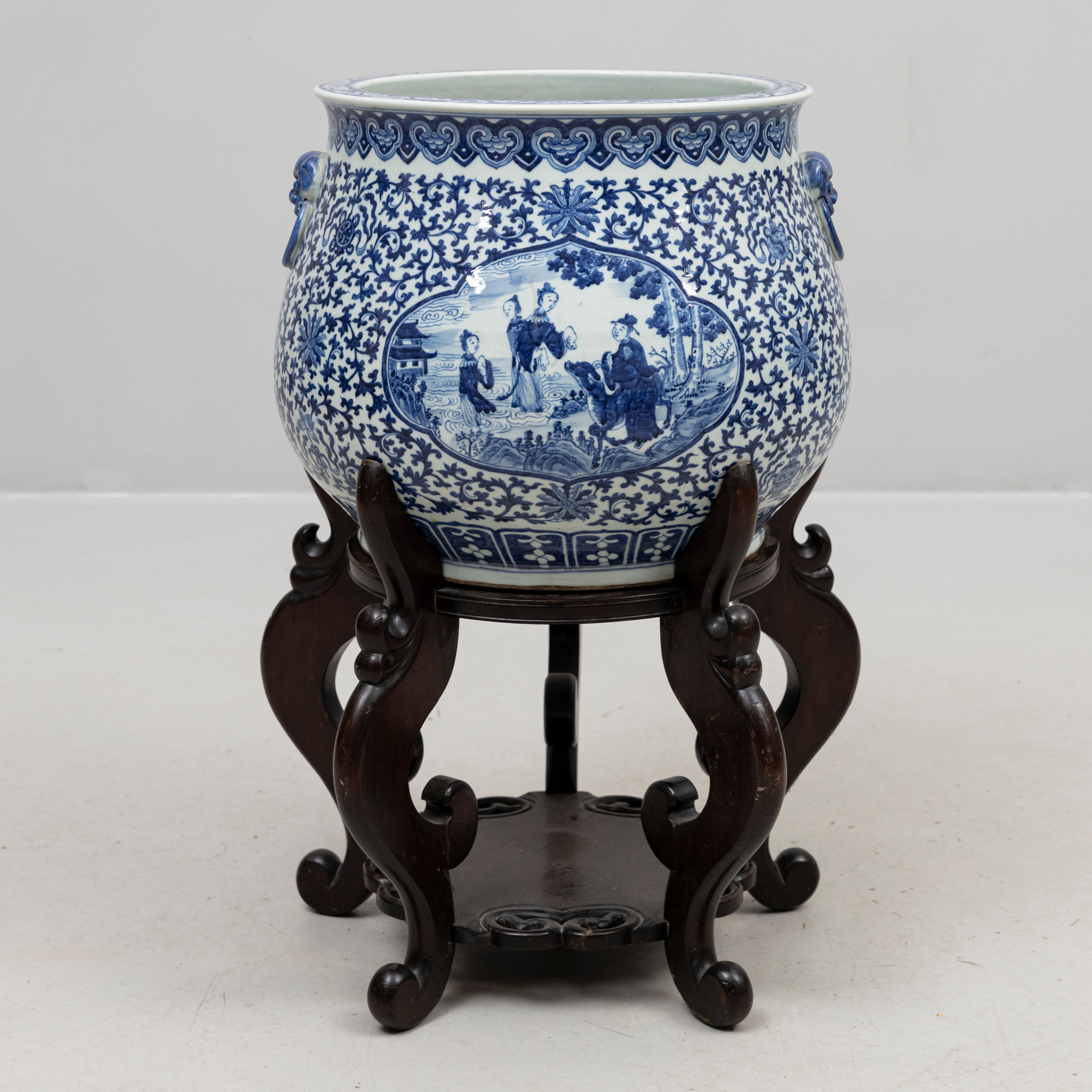 FISKBASSÄNG / YTTERFODER, porslin, Kina, 1800/1900-tal.