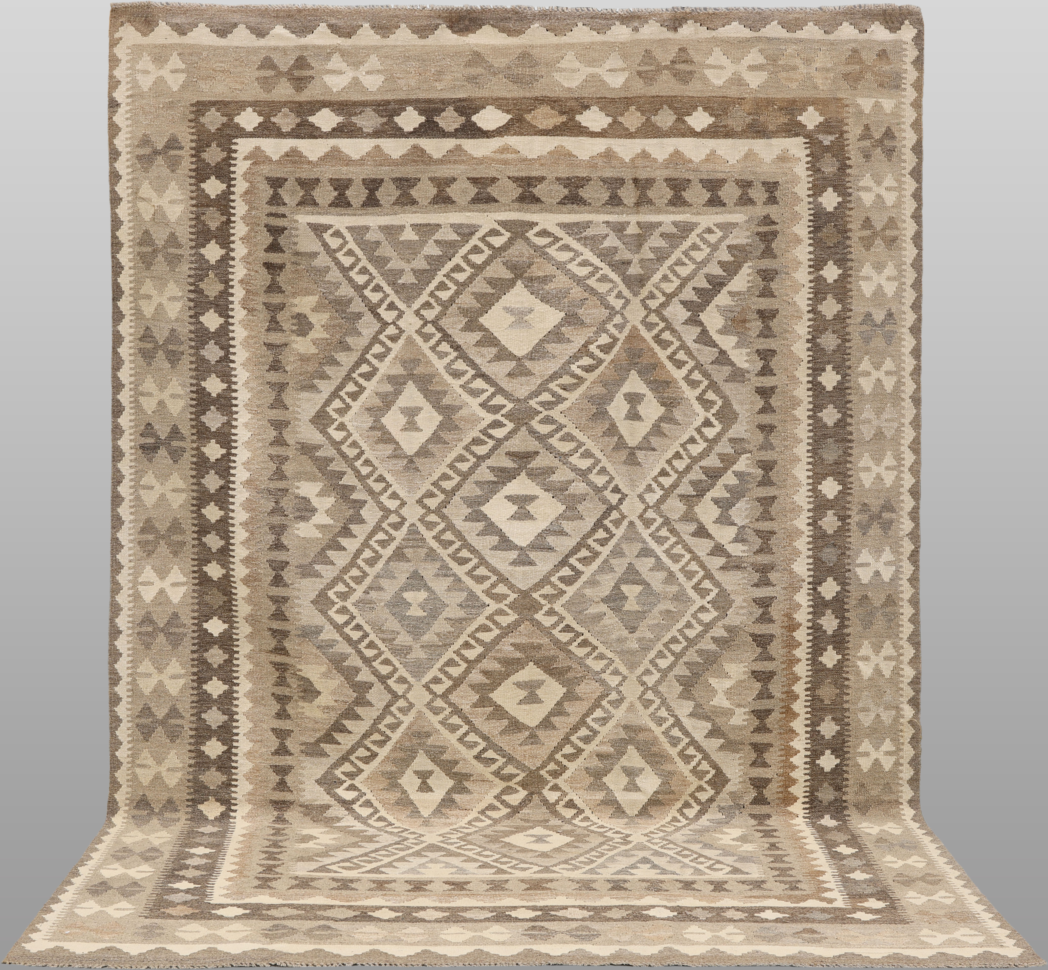 MATTA. Kelim naturfärgad, 294 x 198 cm.