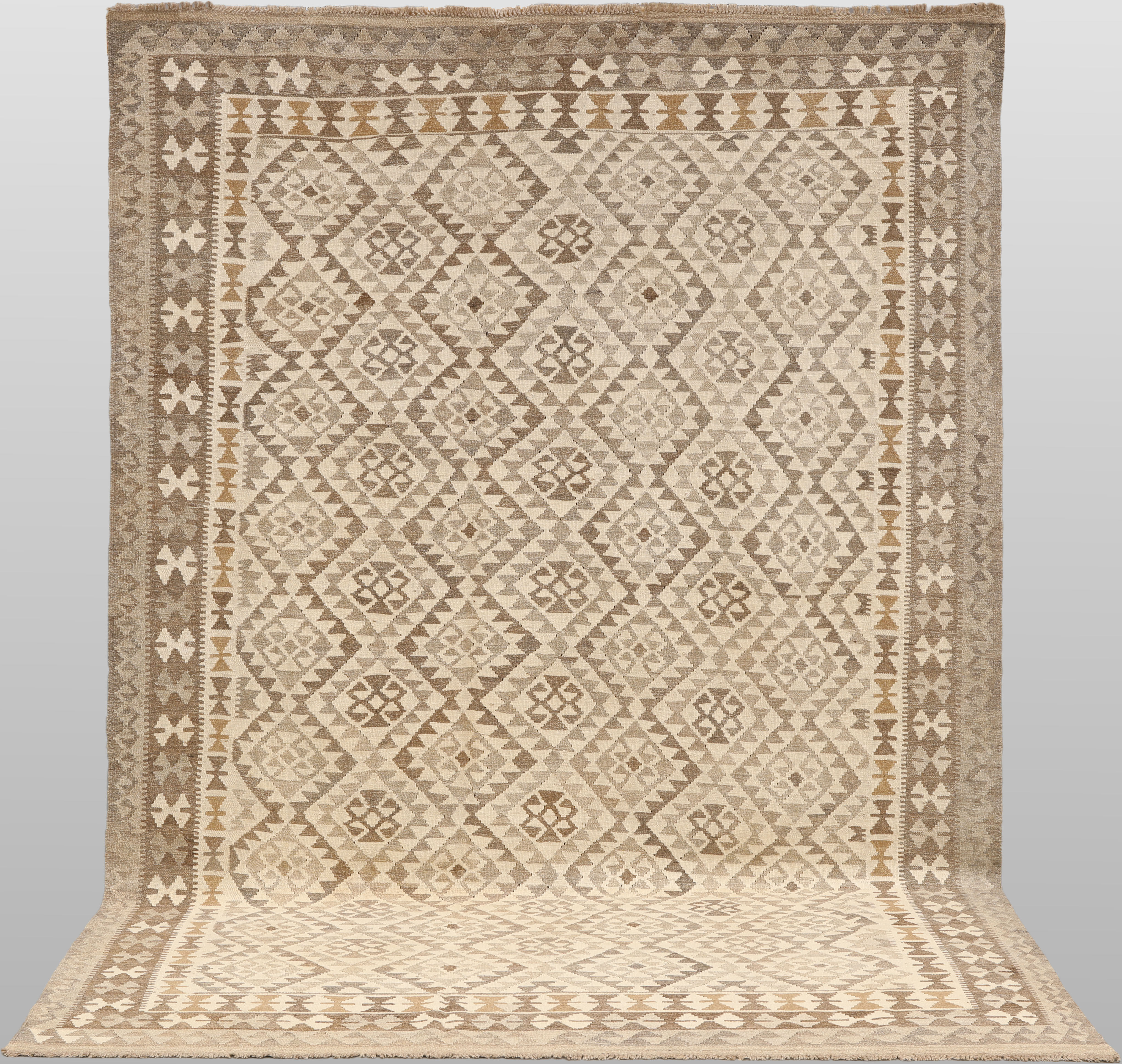 MATTA. Kelim naturfärgad, 299 x 202 cm.