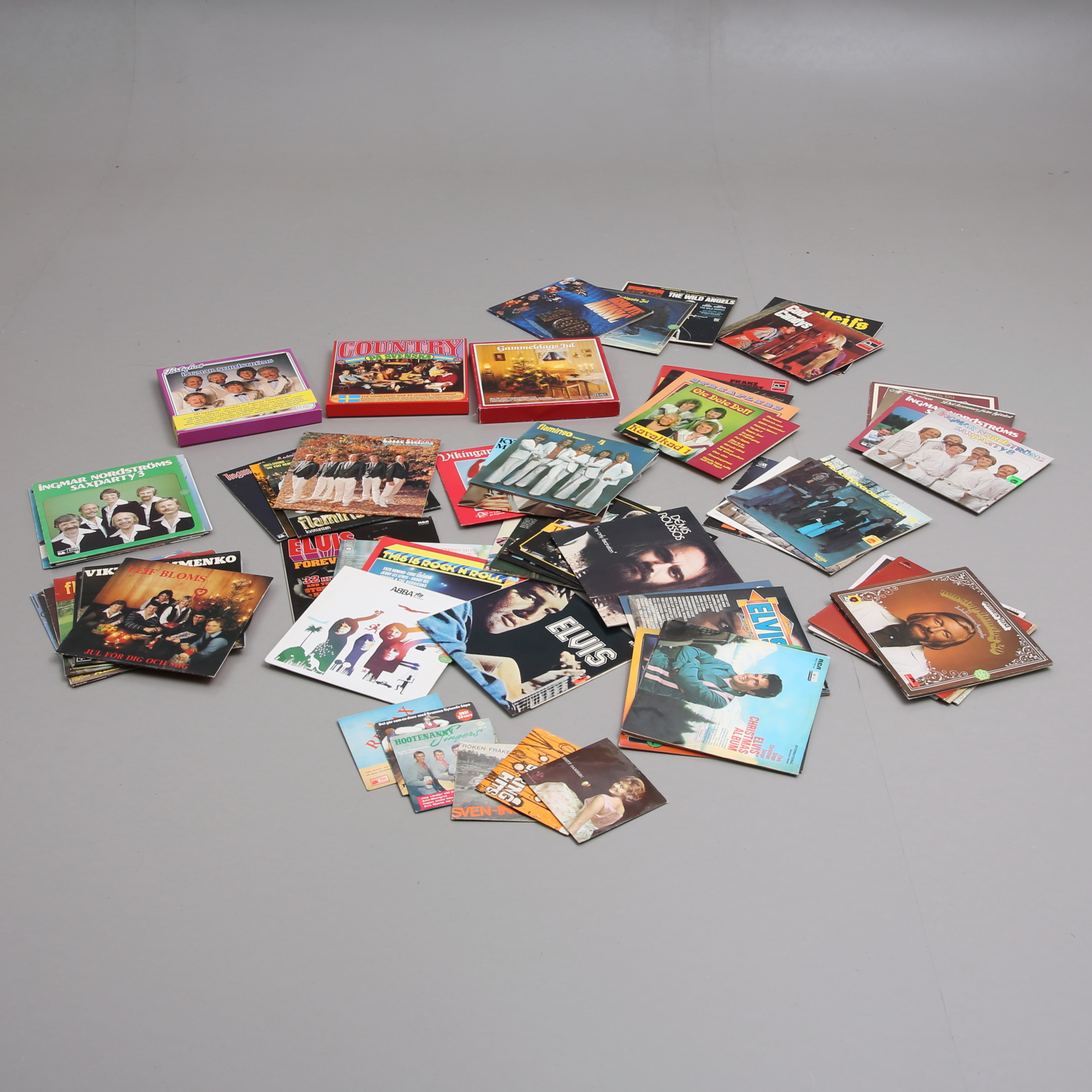 VINYLSKIVOR ca 80 st, dansband / country / rock / pop.