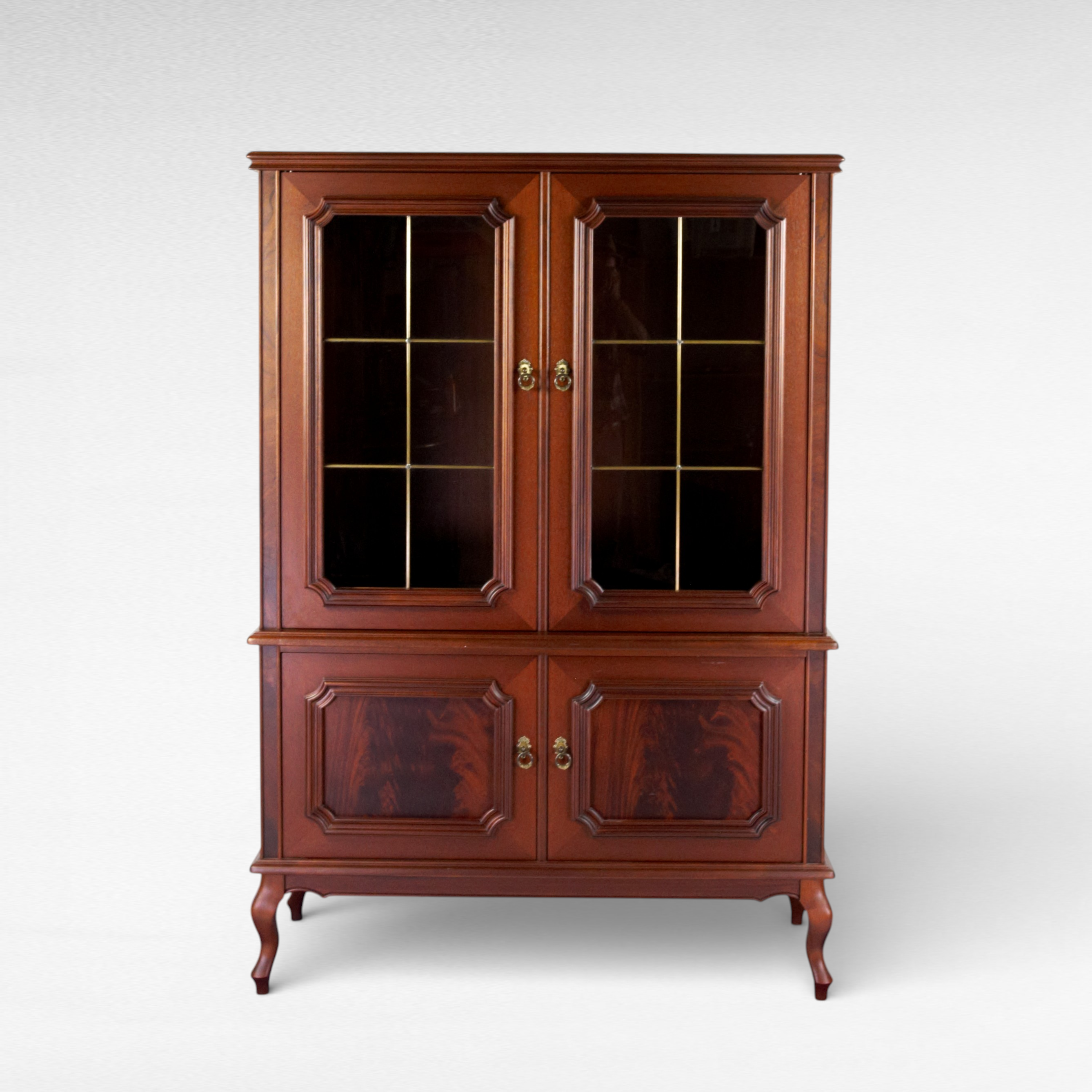 MATSALSSKÅP med vitrinöverdel, mahogny, rokokostil, delbar, Möbelboning Tibro, nytillverkning.