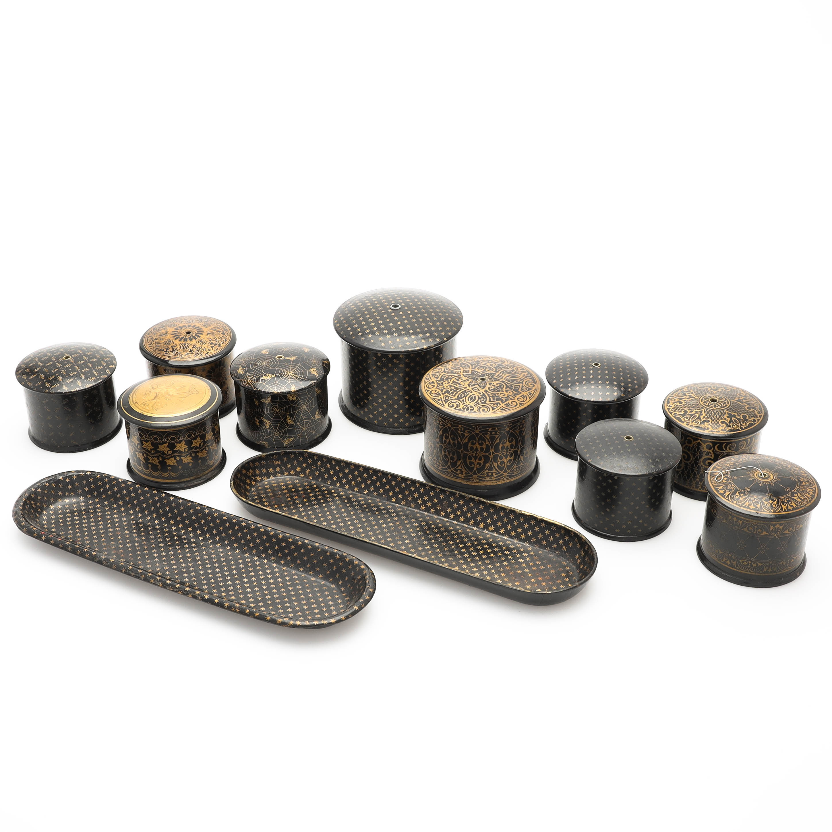 ETUIER, för tråd samt fat, 12 delar, trä/papier maché, Tyskland och England.