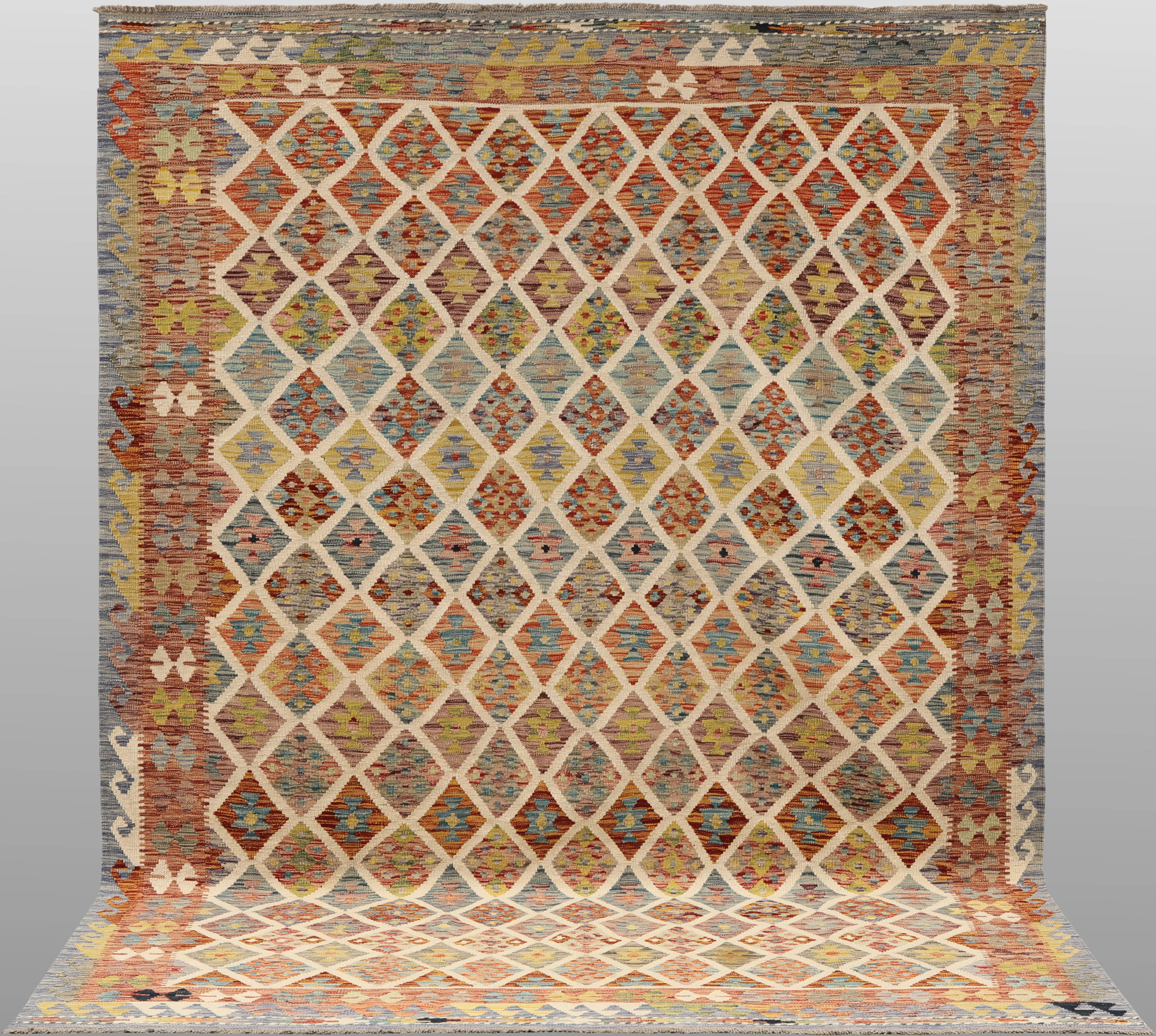 MATTA. Kelim klassisk design, 303 x 205 cm.