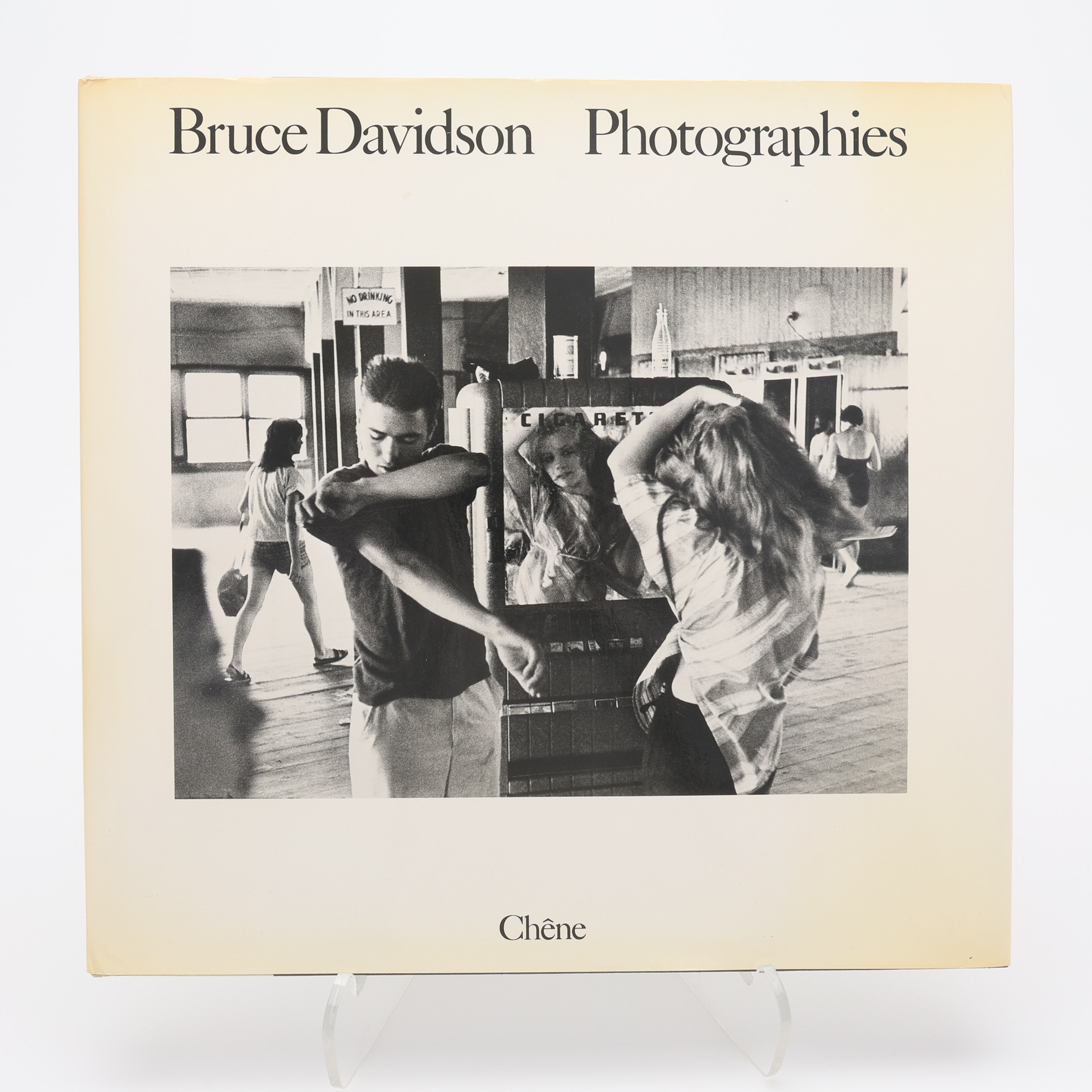 FOTO. DEN AMERIKANSKE FOTOGRAFEN BRUCE DAVIDSON "PHOTOGRAPHIES" I FÖRSTA FRANSKA UPPLAGAN, 1978 - SIGNERAD.